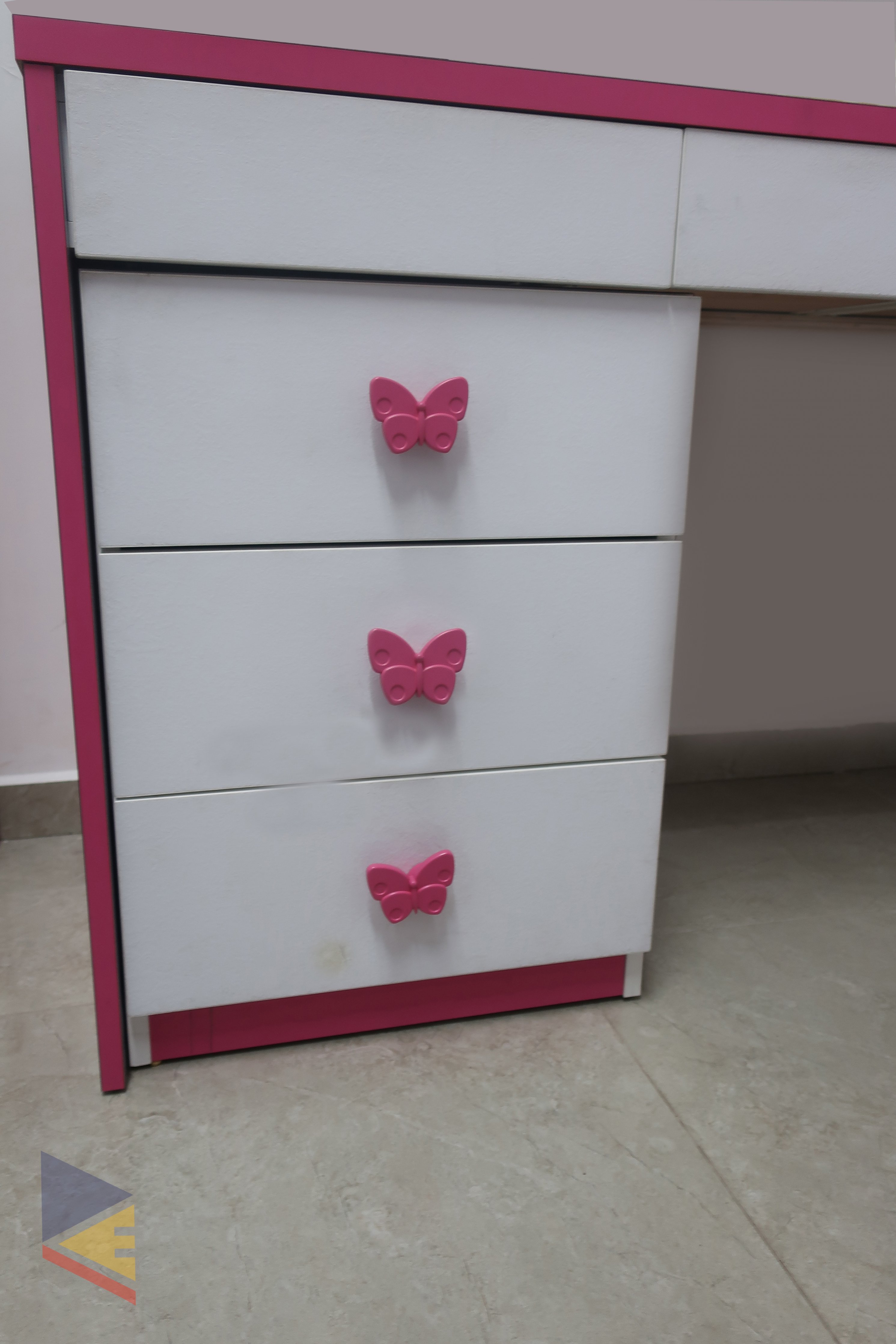 חדר אביב 2.jpg