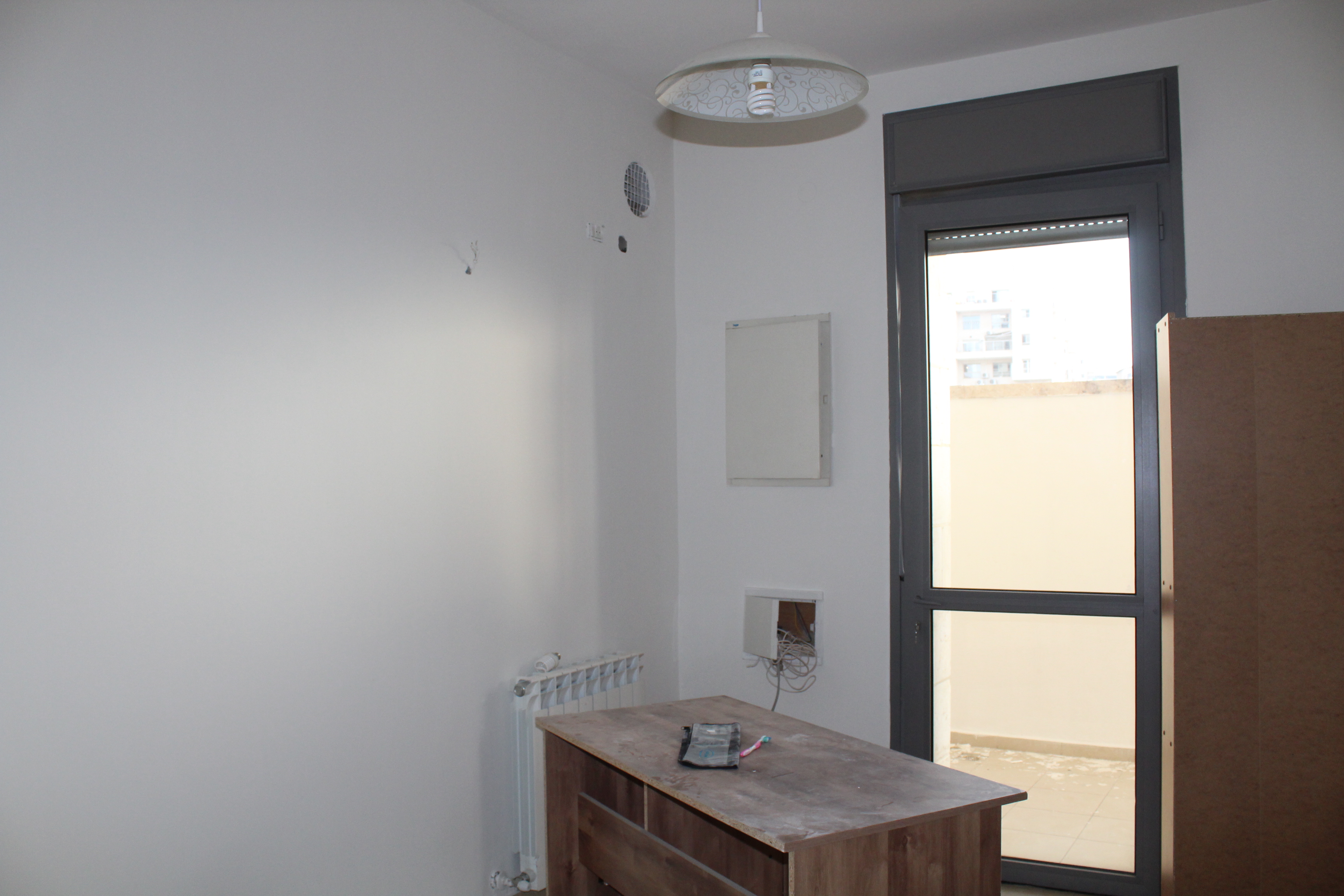 חדר ארונות - לפני