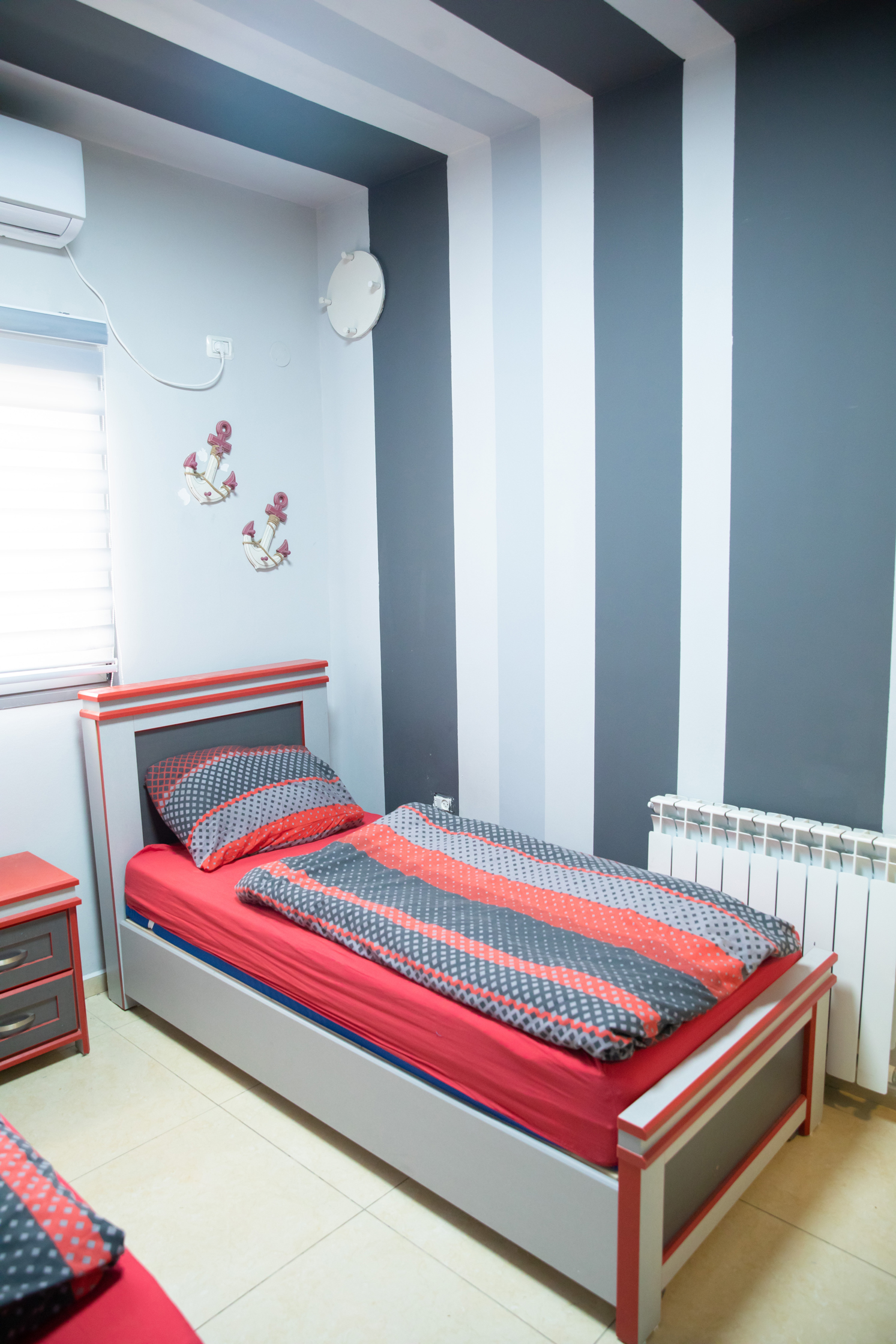 חדר שממלא במרץ...