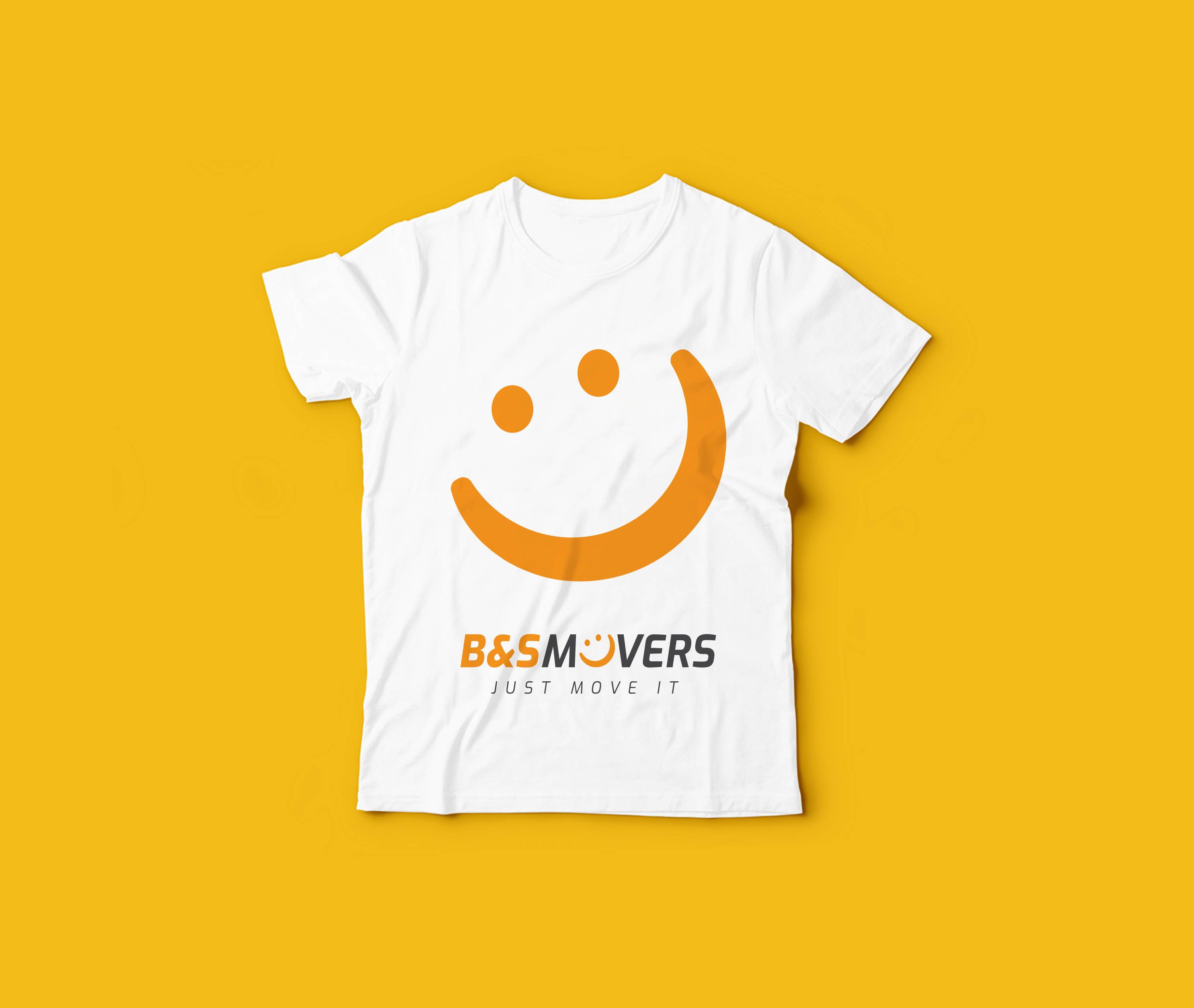 חולצה ממותגת.jpg