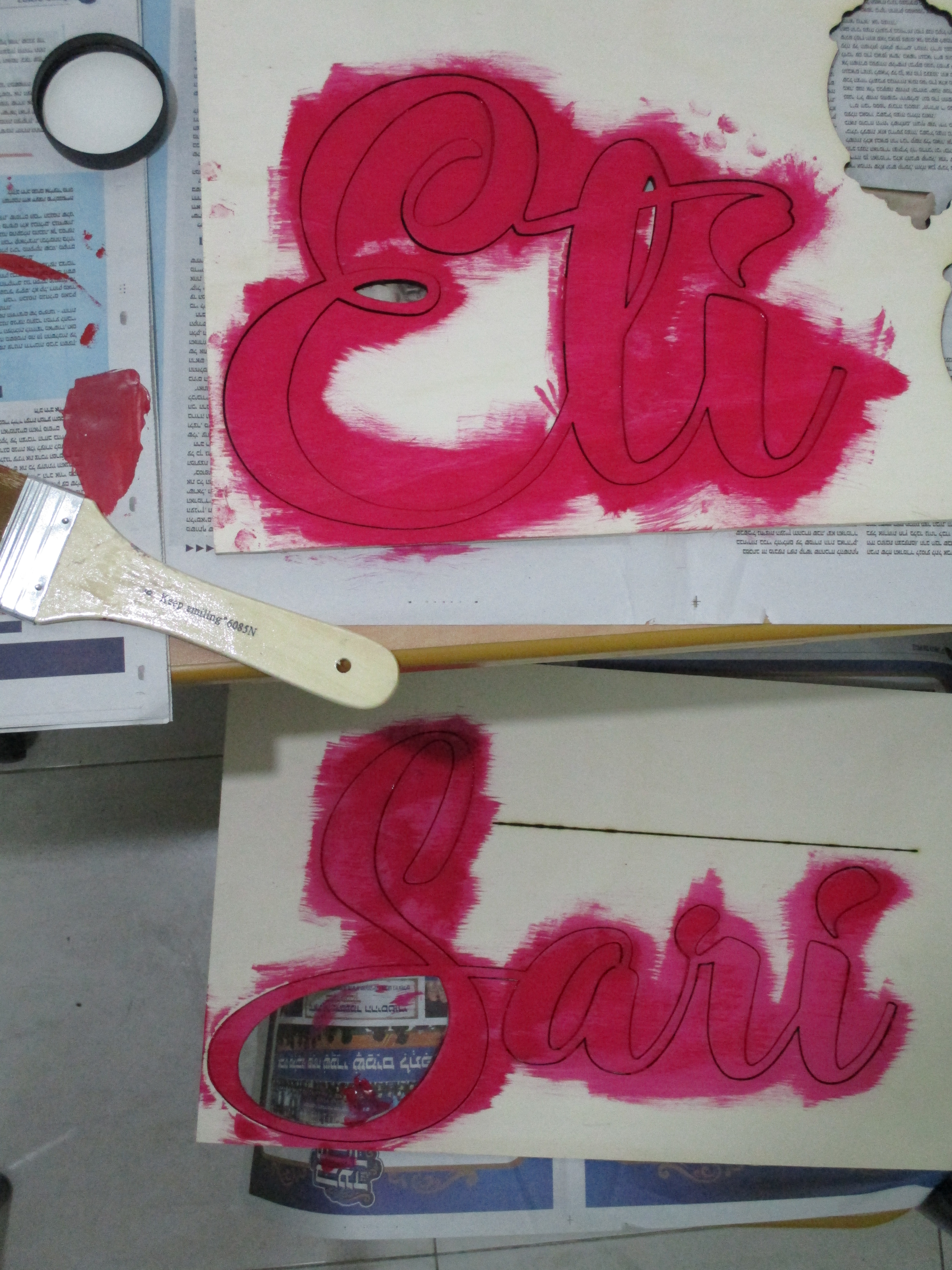 חיתוך בלייזר שם לקיר מעץ צביעה