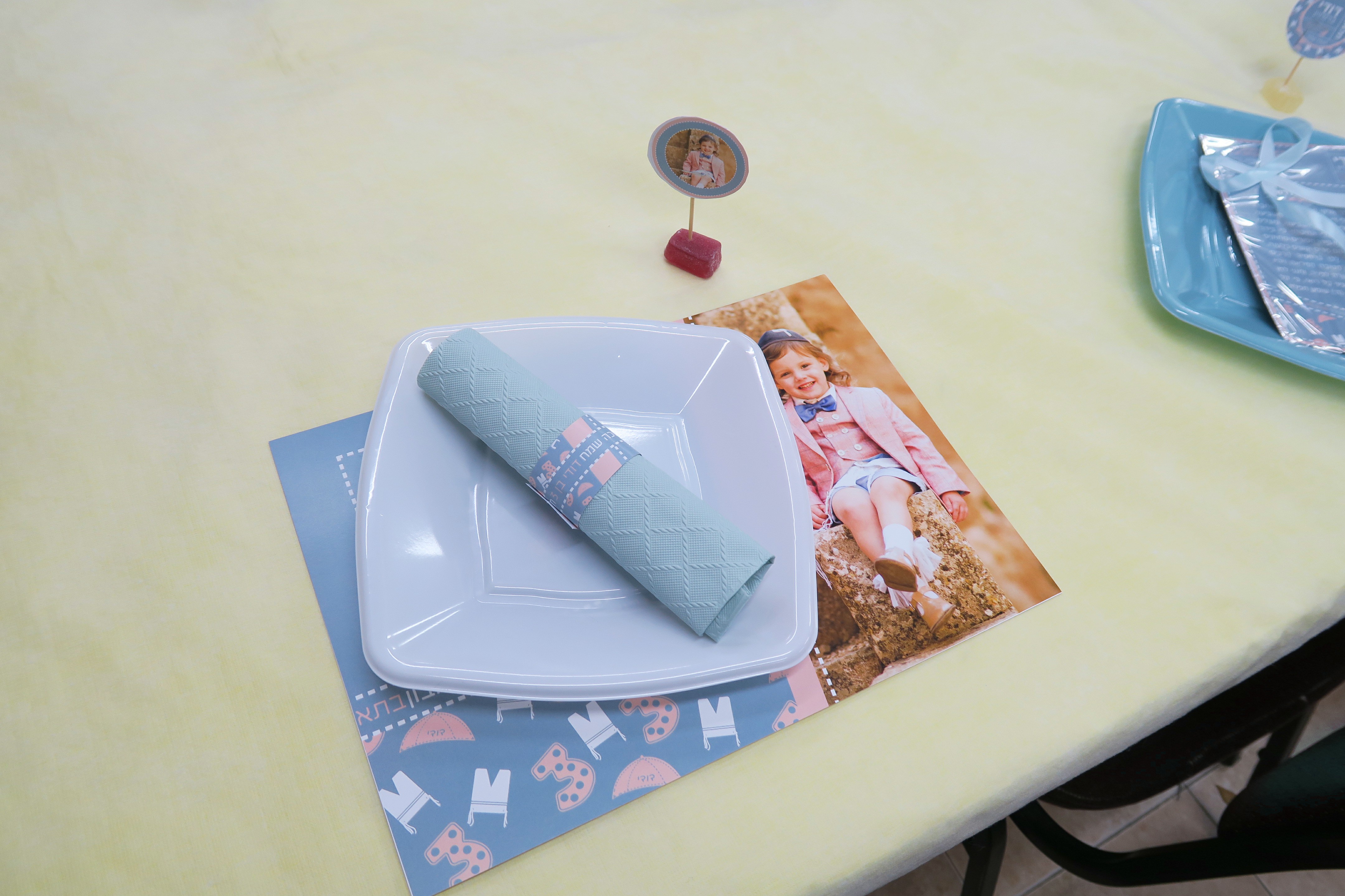 חלאקה דודי- מראה שולחן