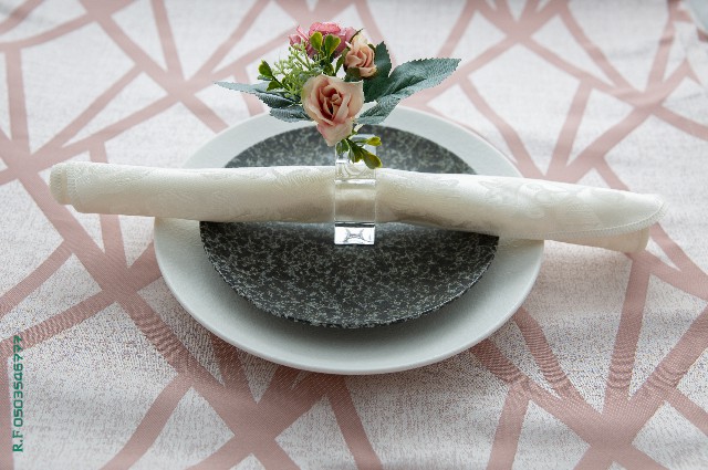 חלק מסט צילומים למותג המפות והכלים בל טבולו.