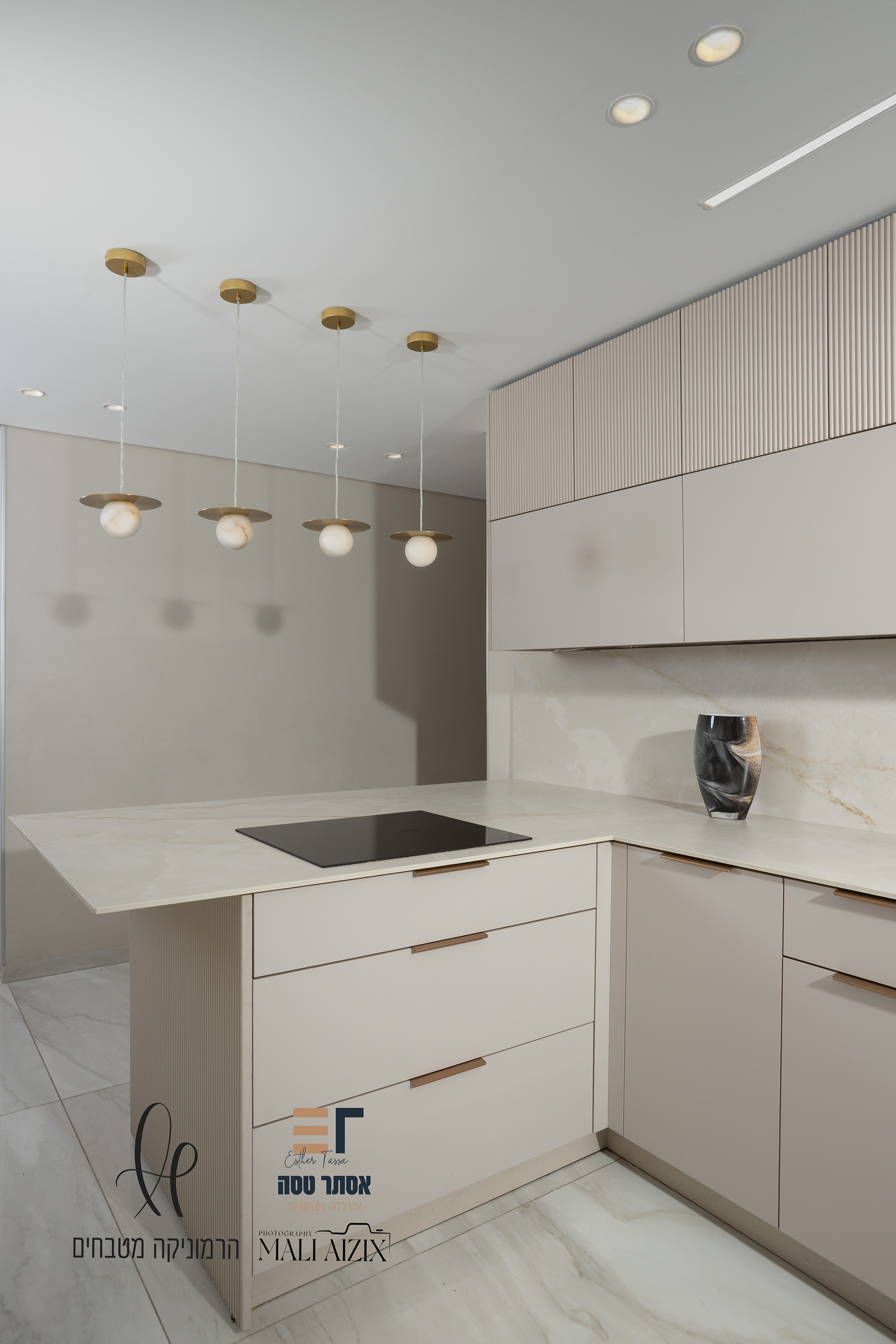 יוקרתי מינימסלטי- הרמוניקה מטבחים 1 (8).jpg