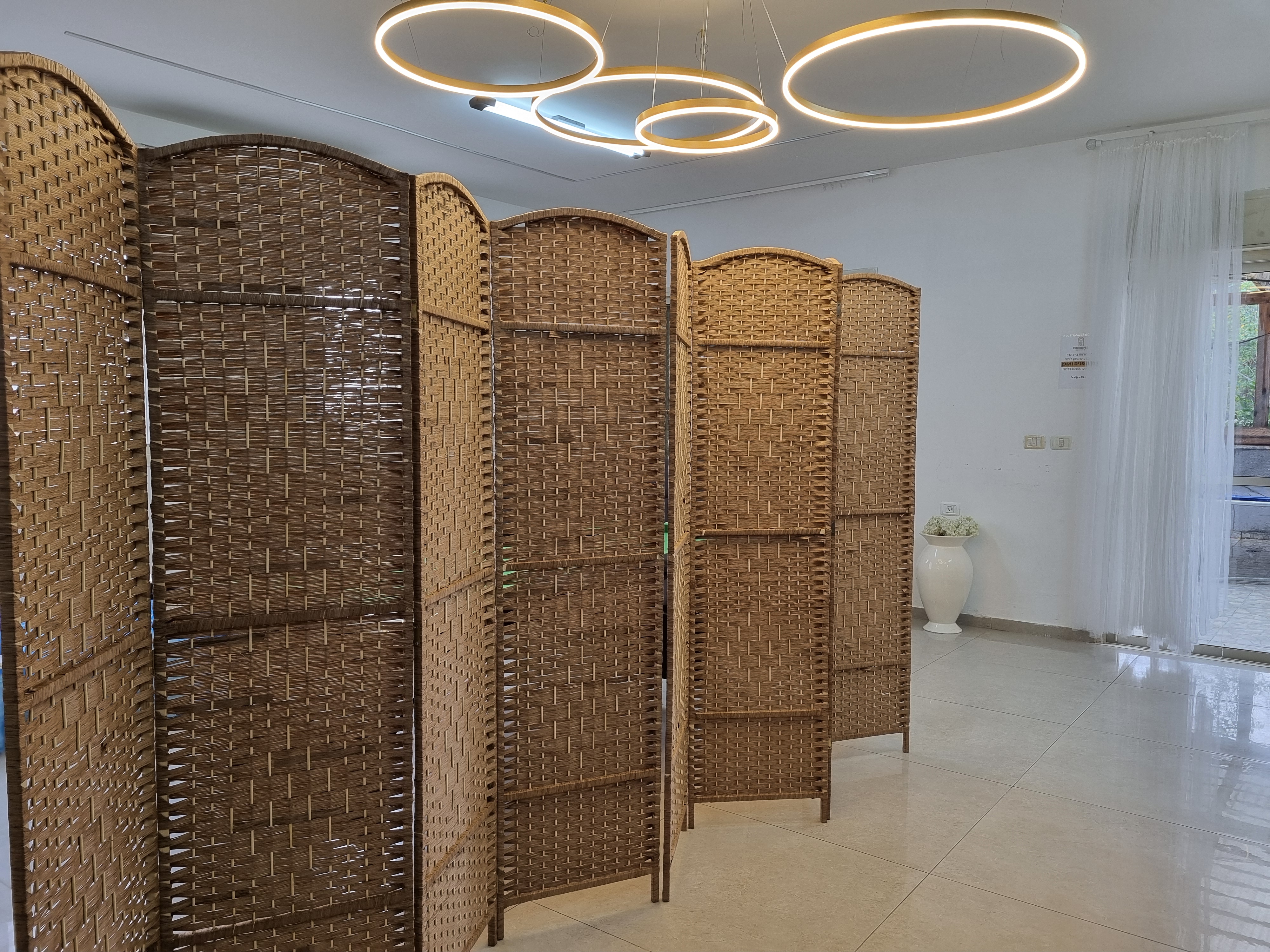 יש לנו גם מחיצות