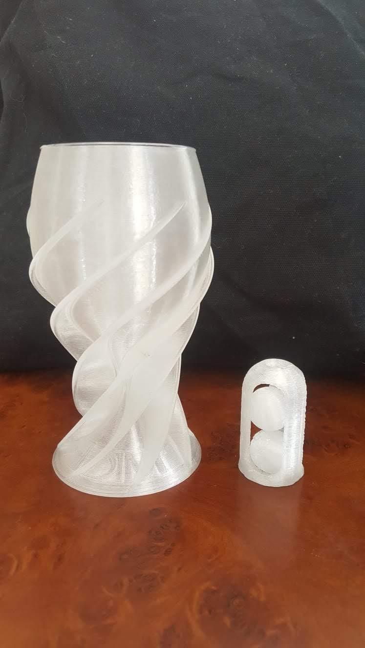 כוס יין ספירלית