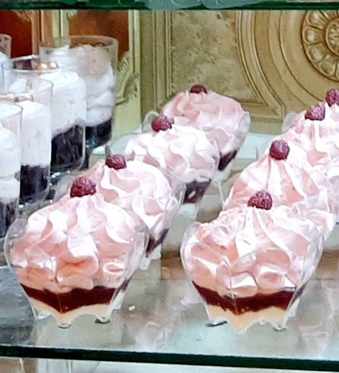 כוס קינוח עם מלית תות.jpg