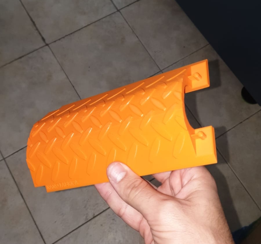 כיסוי כבלים מודולרי לרצפה