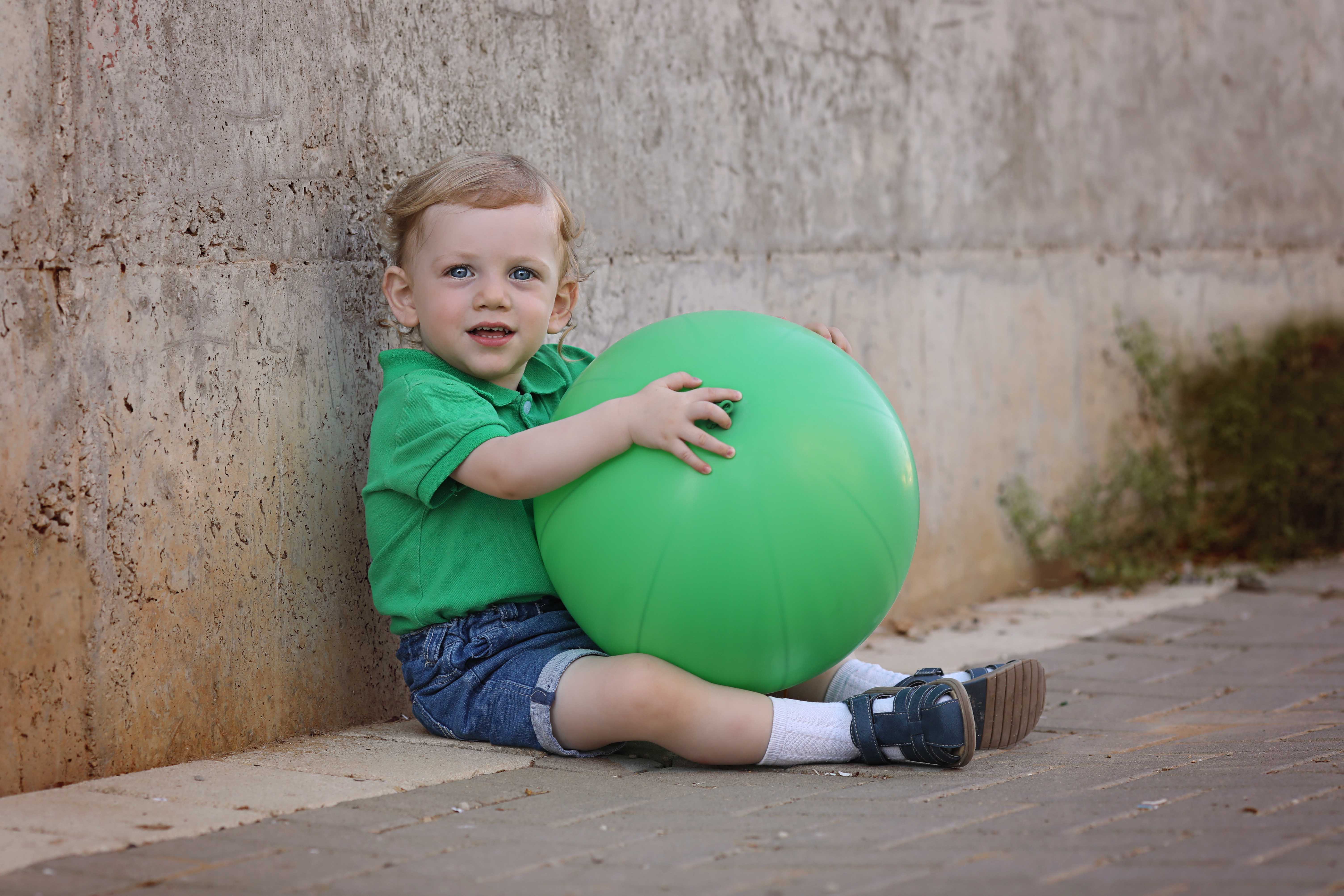 לאורי בלון ירוק