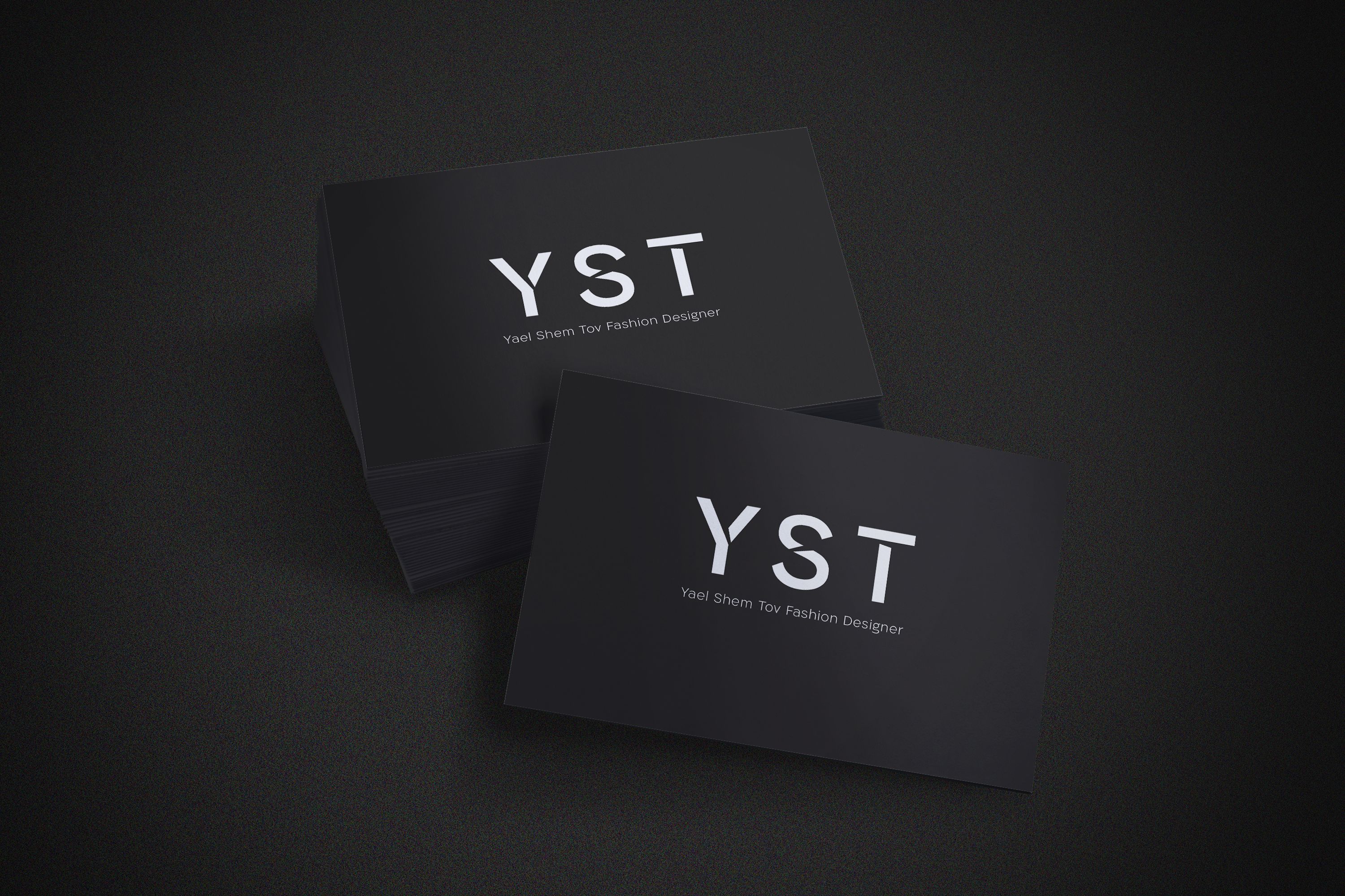 לוגו למעצבת אופנה