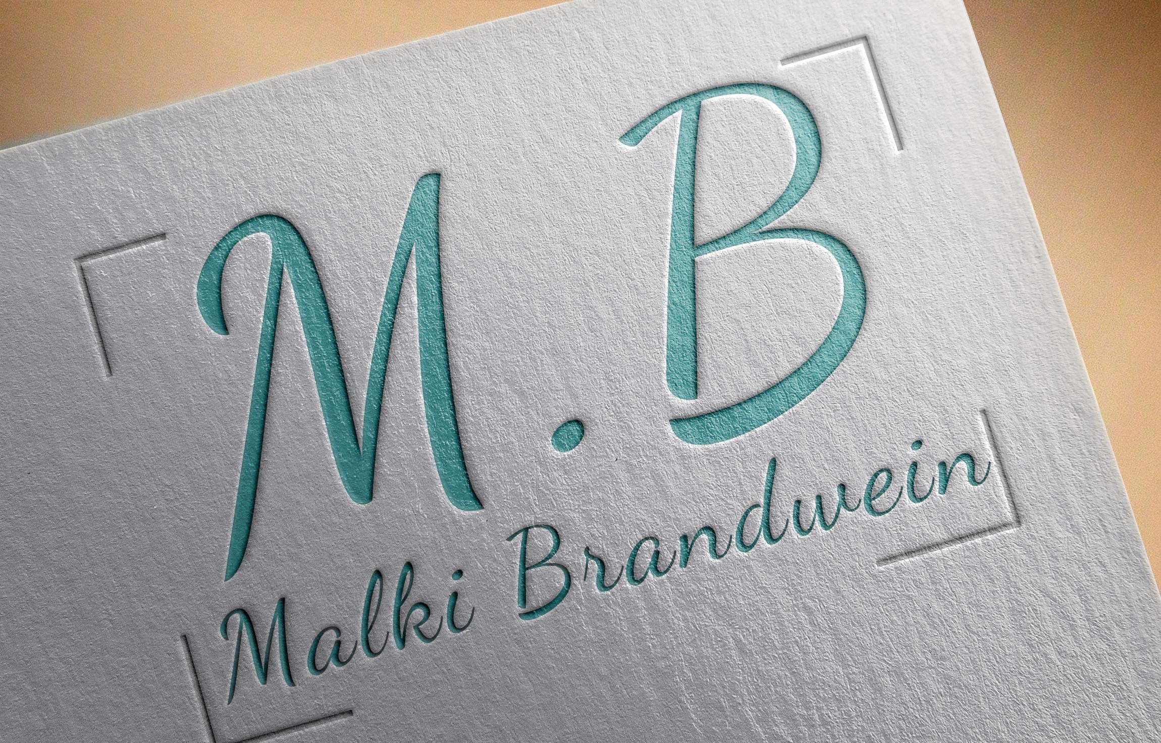 לוגו לצלמת.jpg