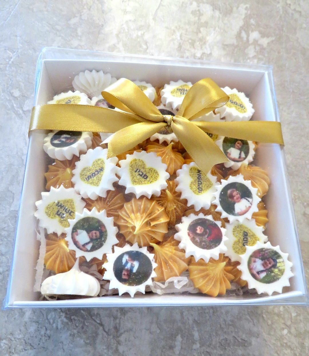 מגש נשיקות ממותגות