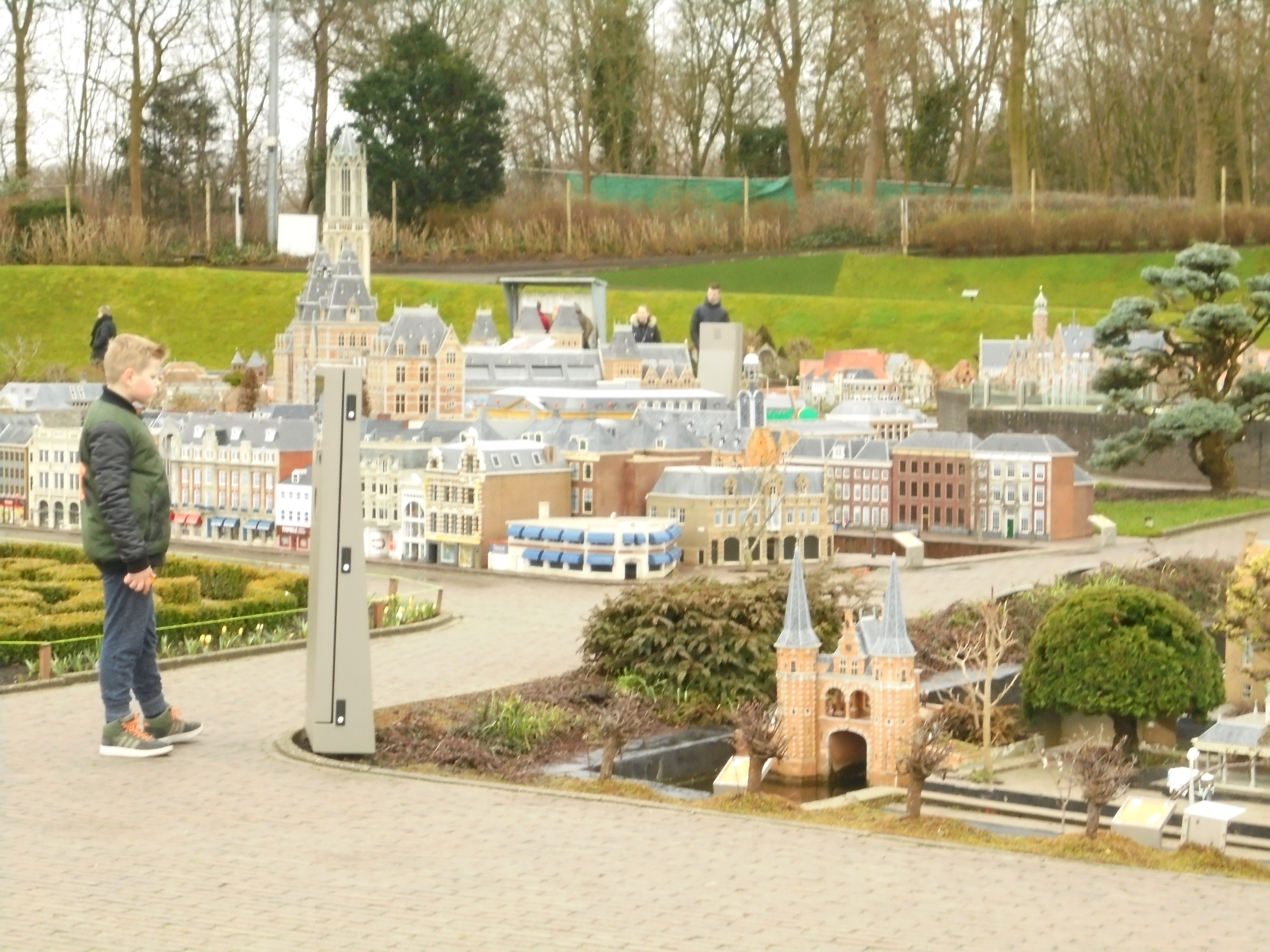 מדורודם - מיני הולנד