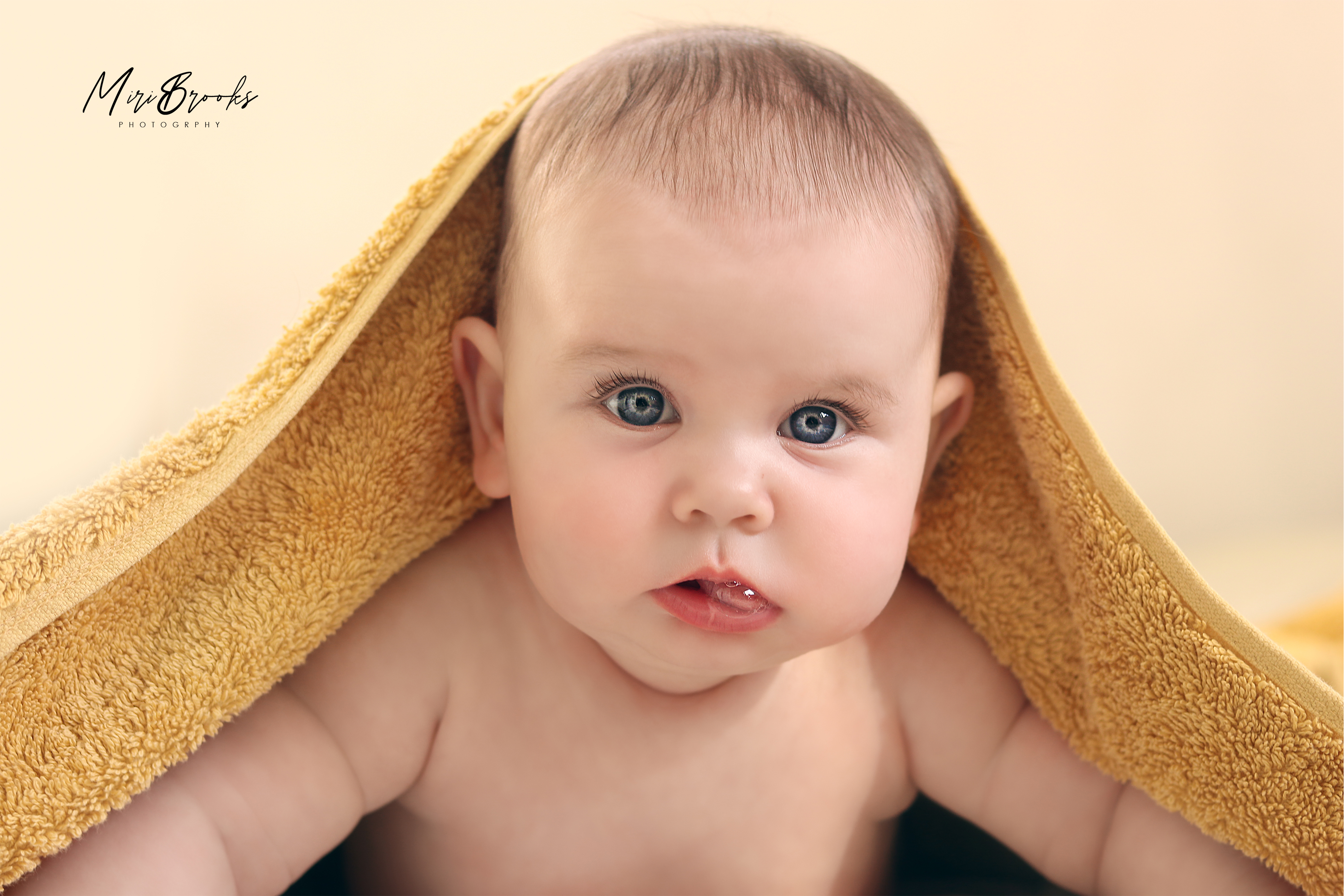 מוציאה לשון.jpg