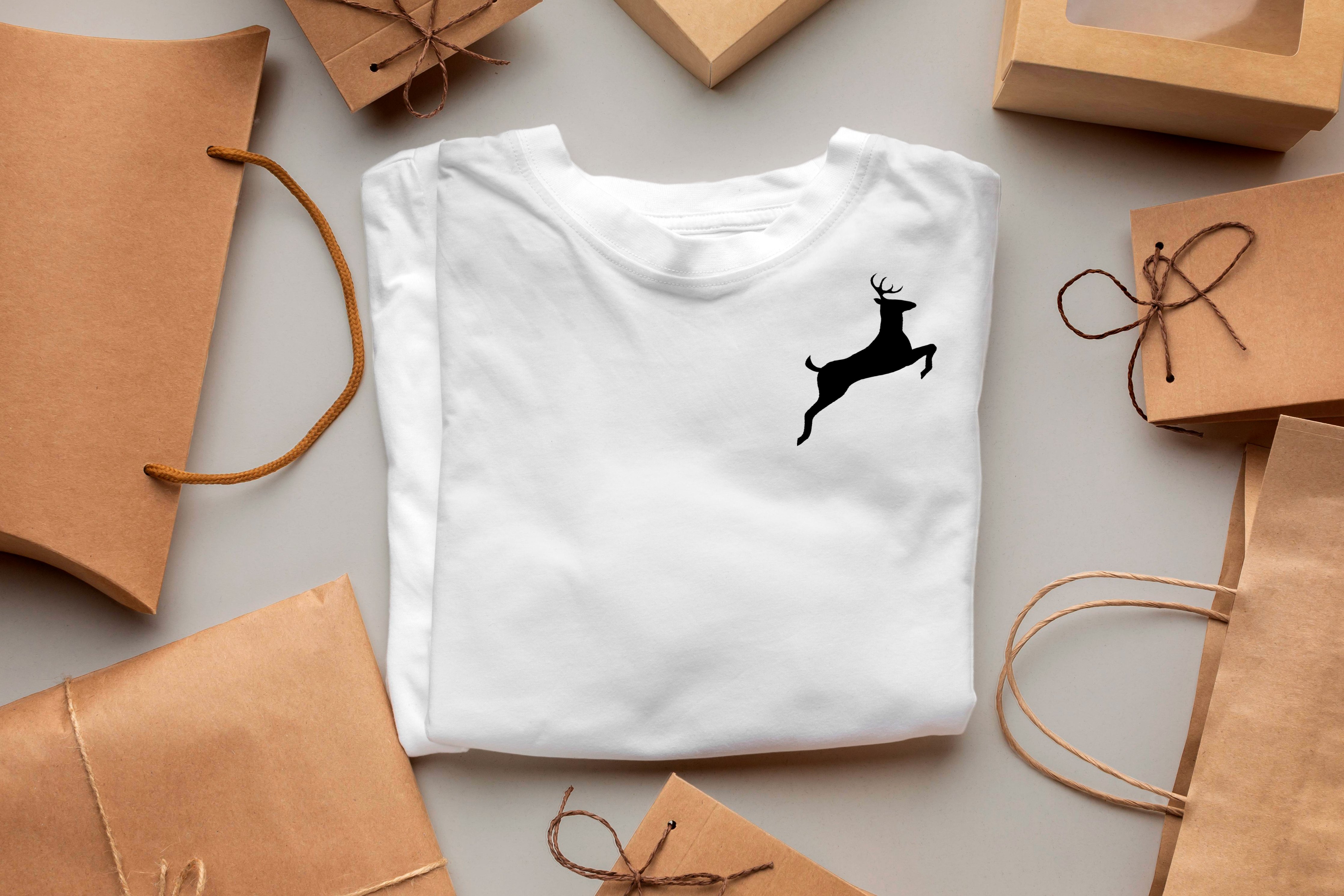 מוקאפ חולצה רקע לבן שנעלם.jpg