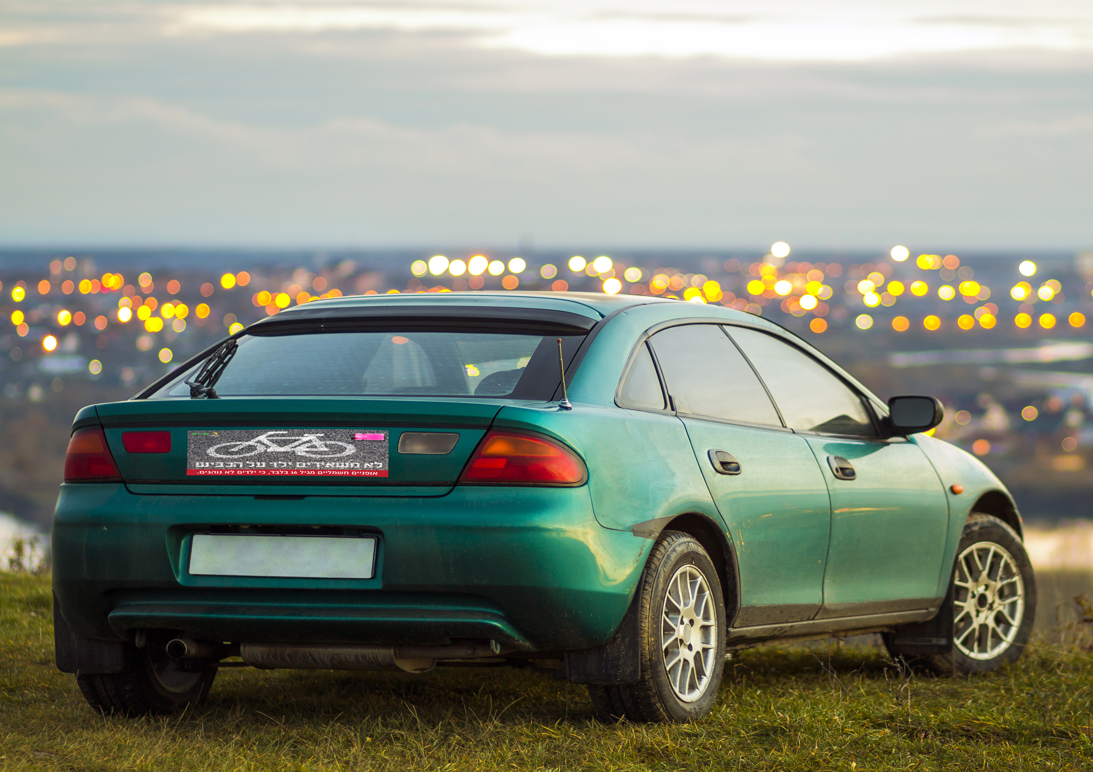 מוקאפ סטיקר לרכב