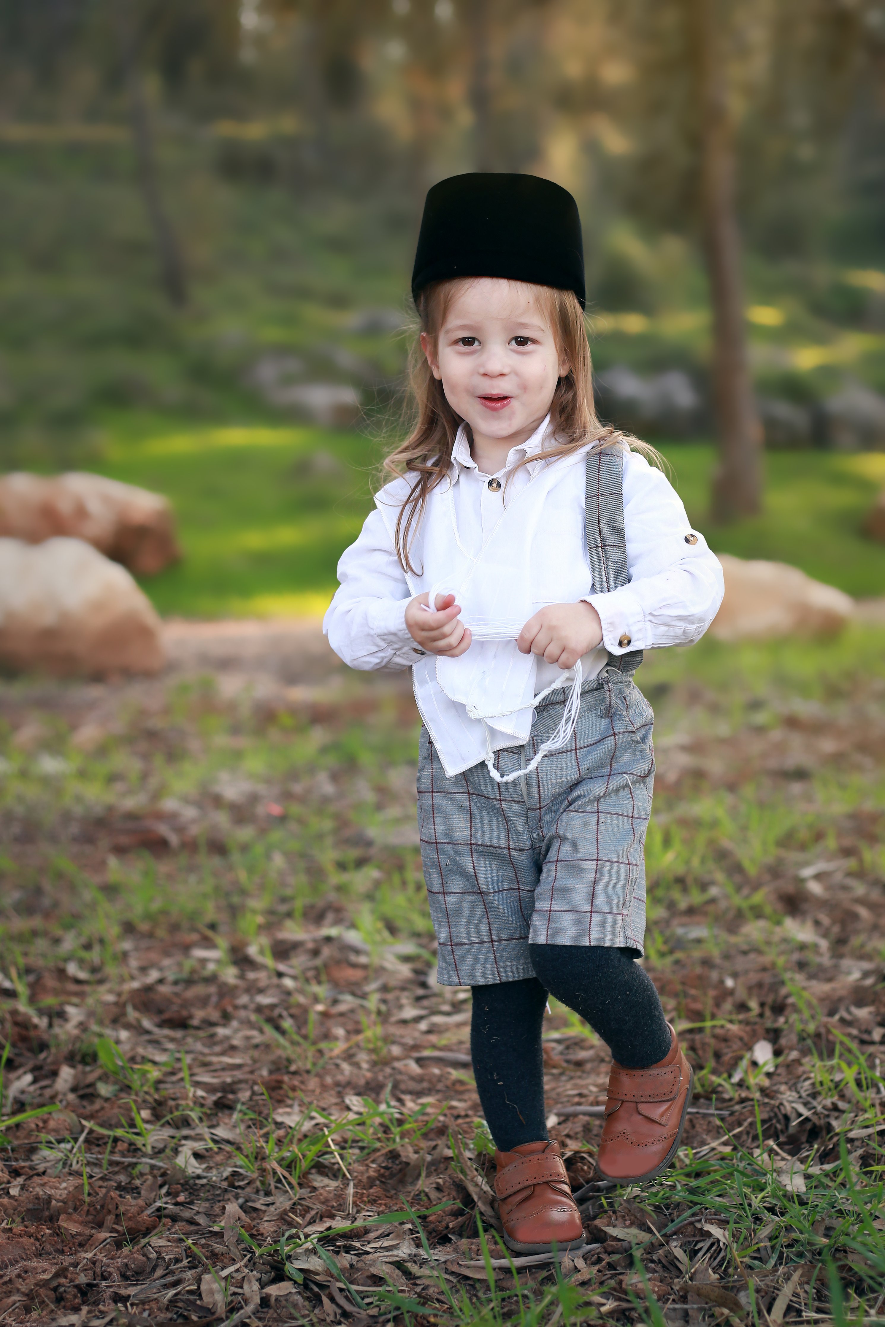 מחייך עם ציצית copy 2.jpg