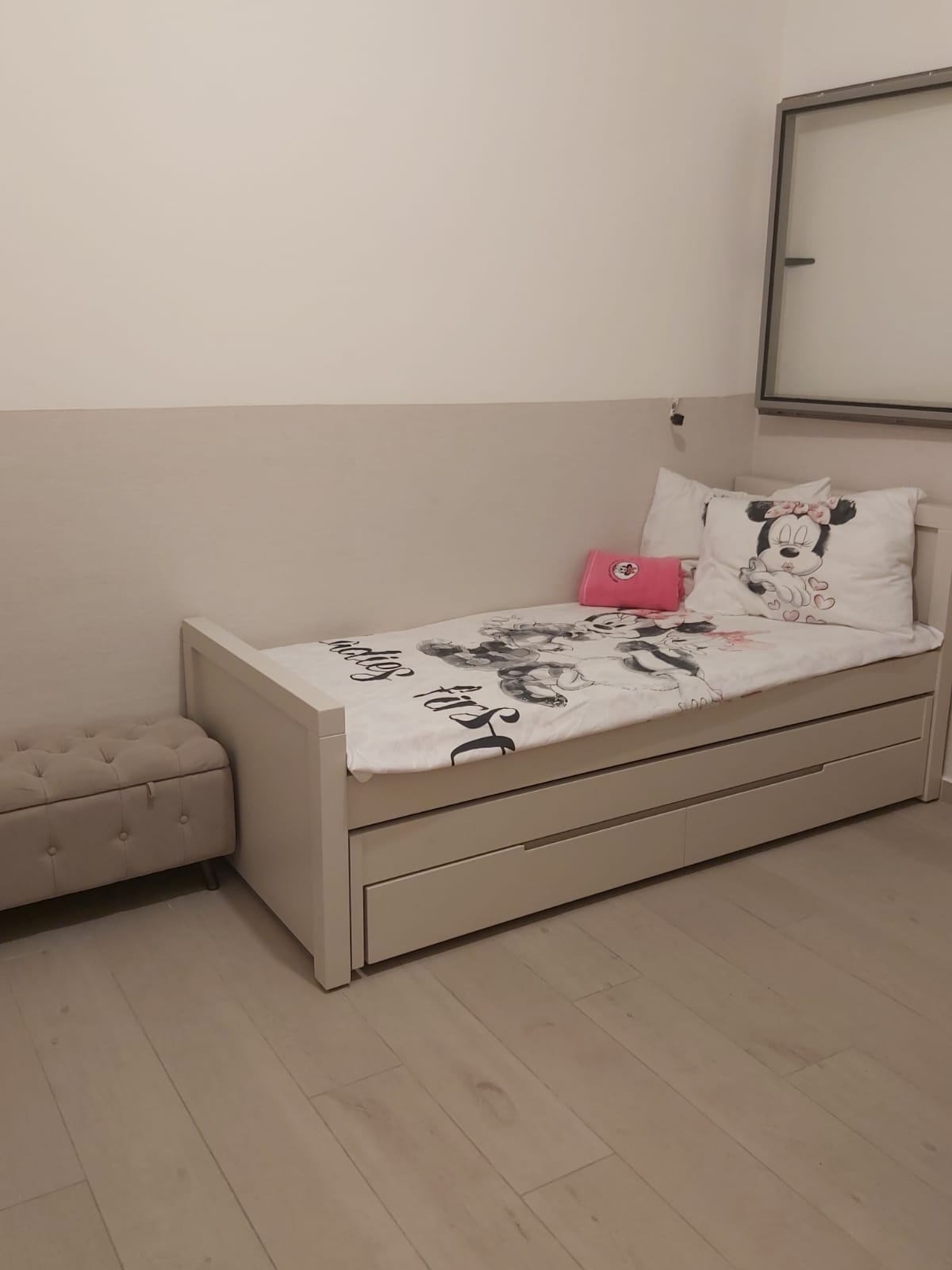 מיטה חדר בת