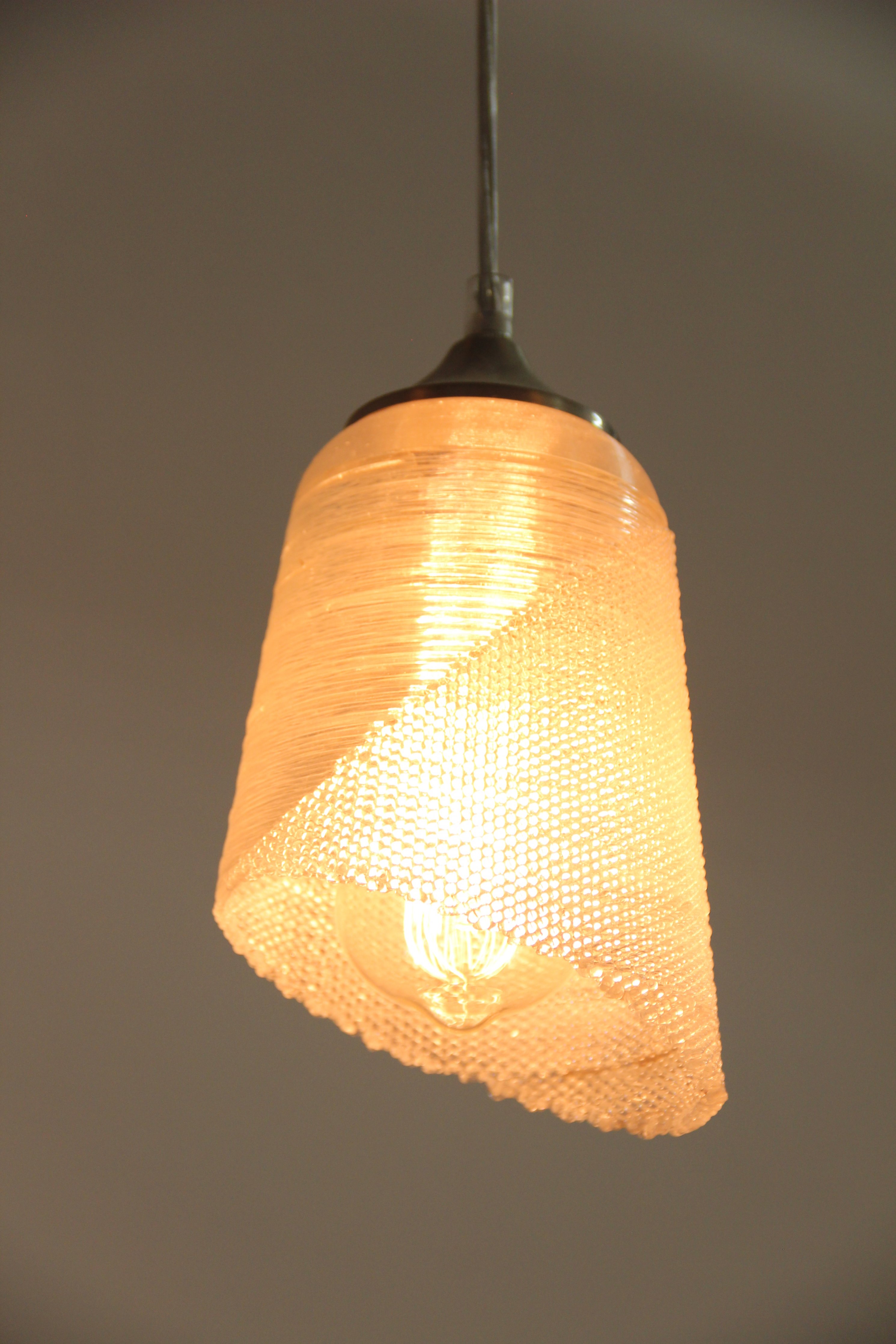 מנורת תליה מזכוכית