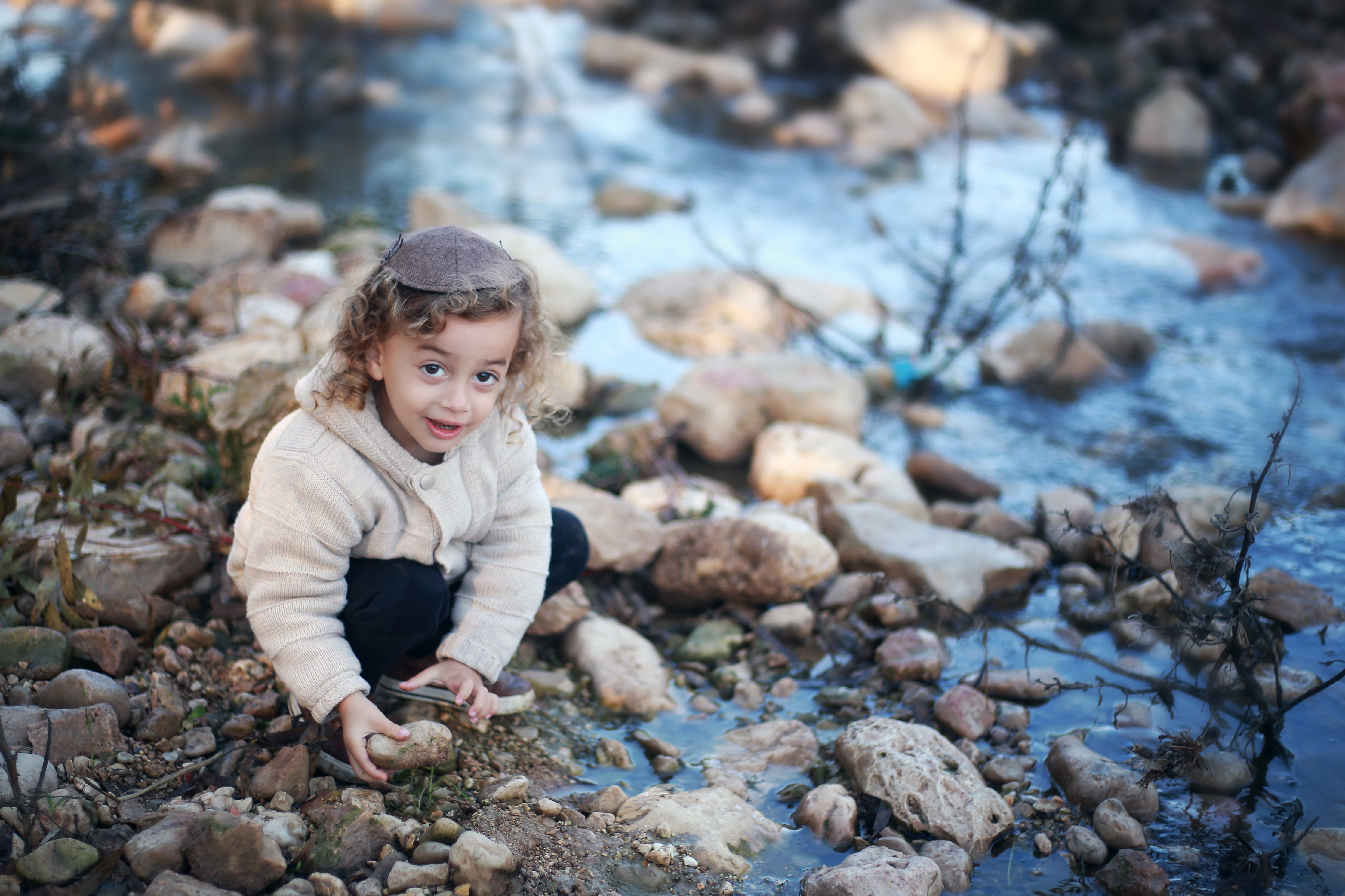 מנחם במים copy 2.jpg