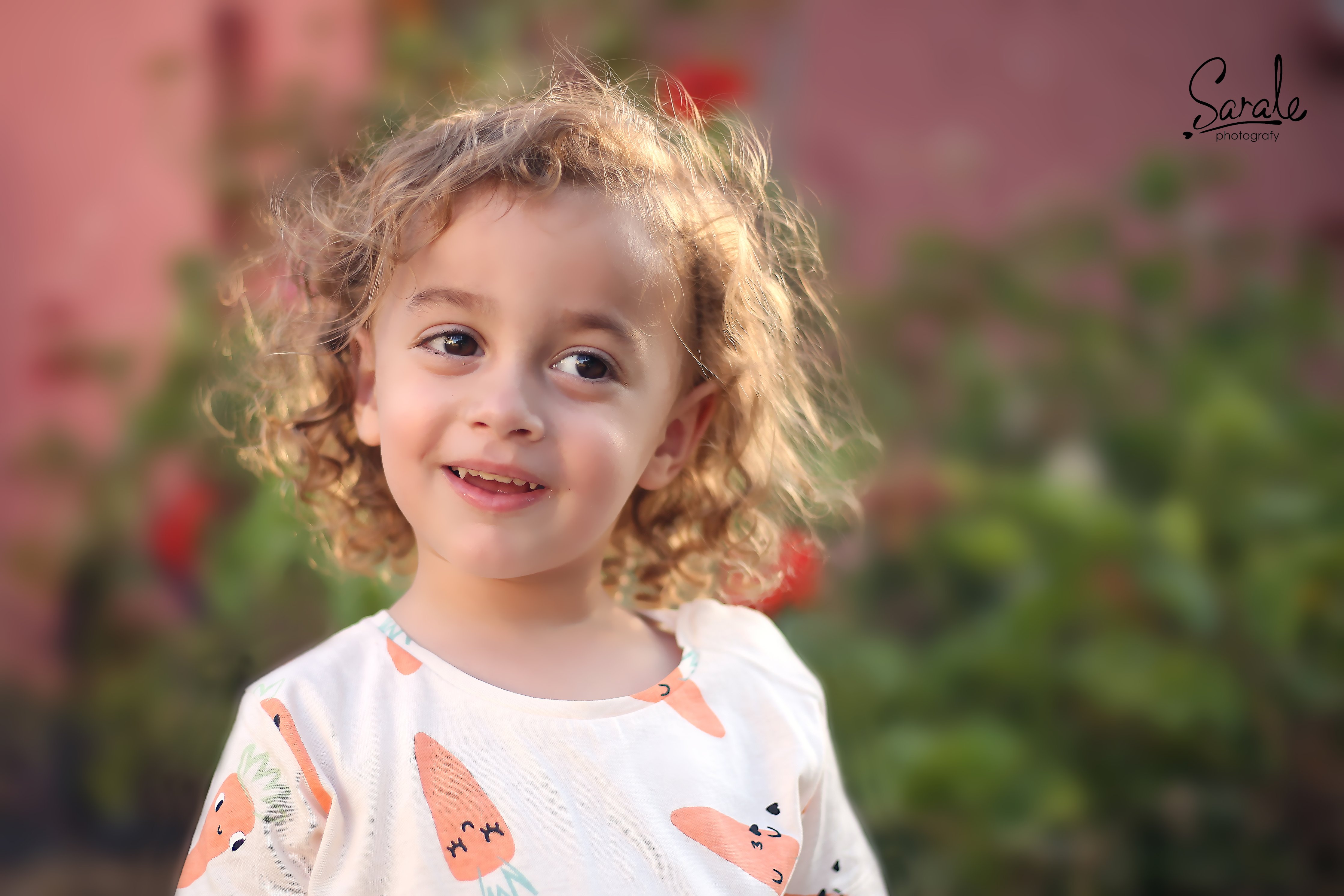 מנחם עם לוגו copy.jpg