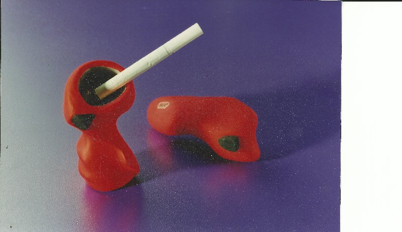 מציתים

היה עלינו לעצב עט ומצית חדש עבור חברת BIC
זכיתי במקום השני....
המקום הראשון נסע לחברת BIC ללמוד שם...

הקונספט היה מצית שהרוח לא מכבה
ו