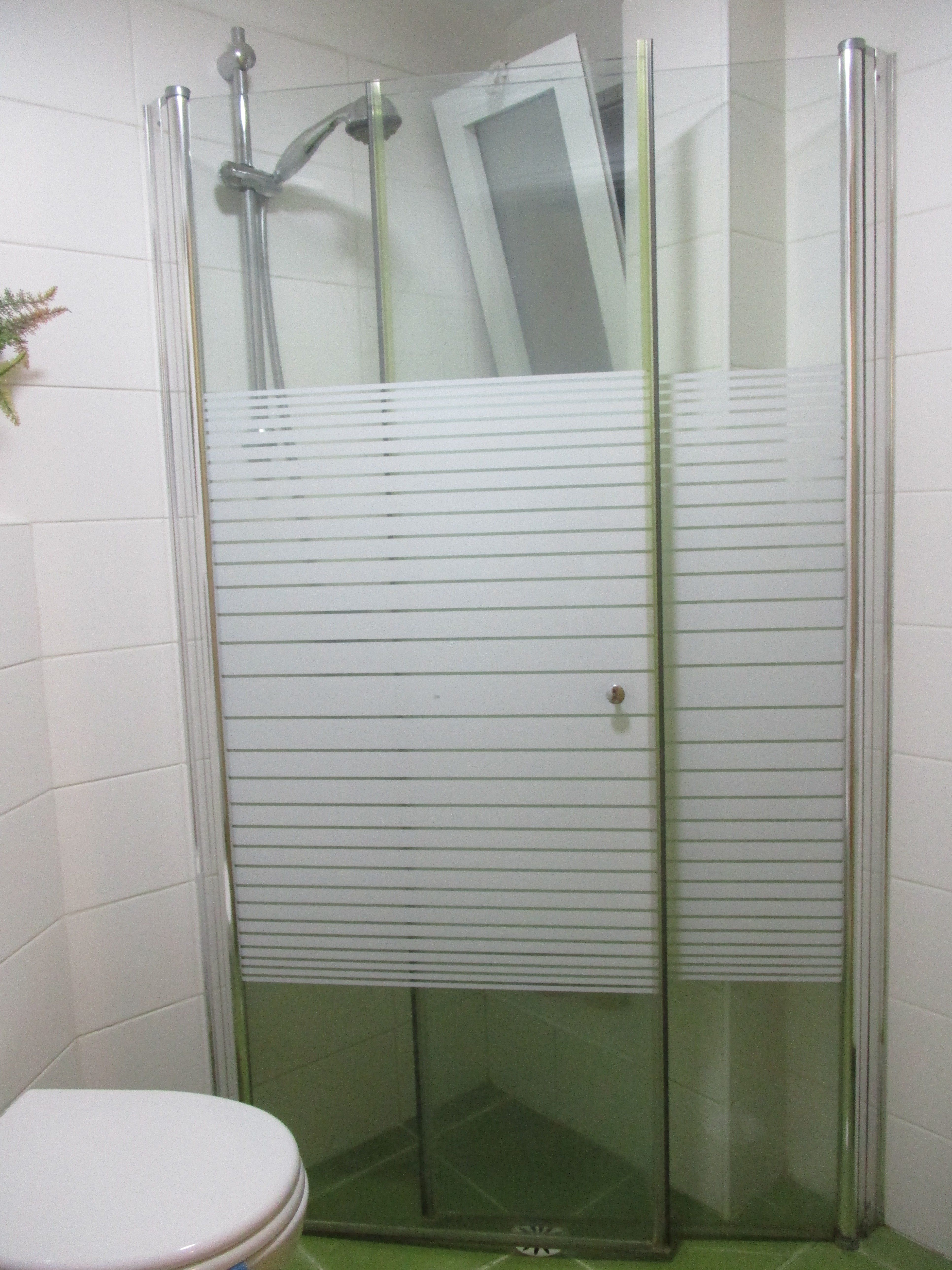 מקלחון במצב סגור