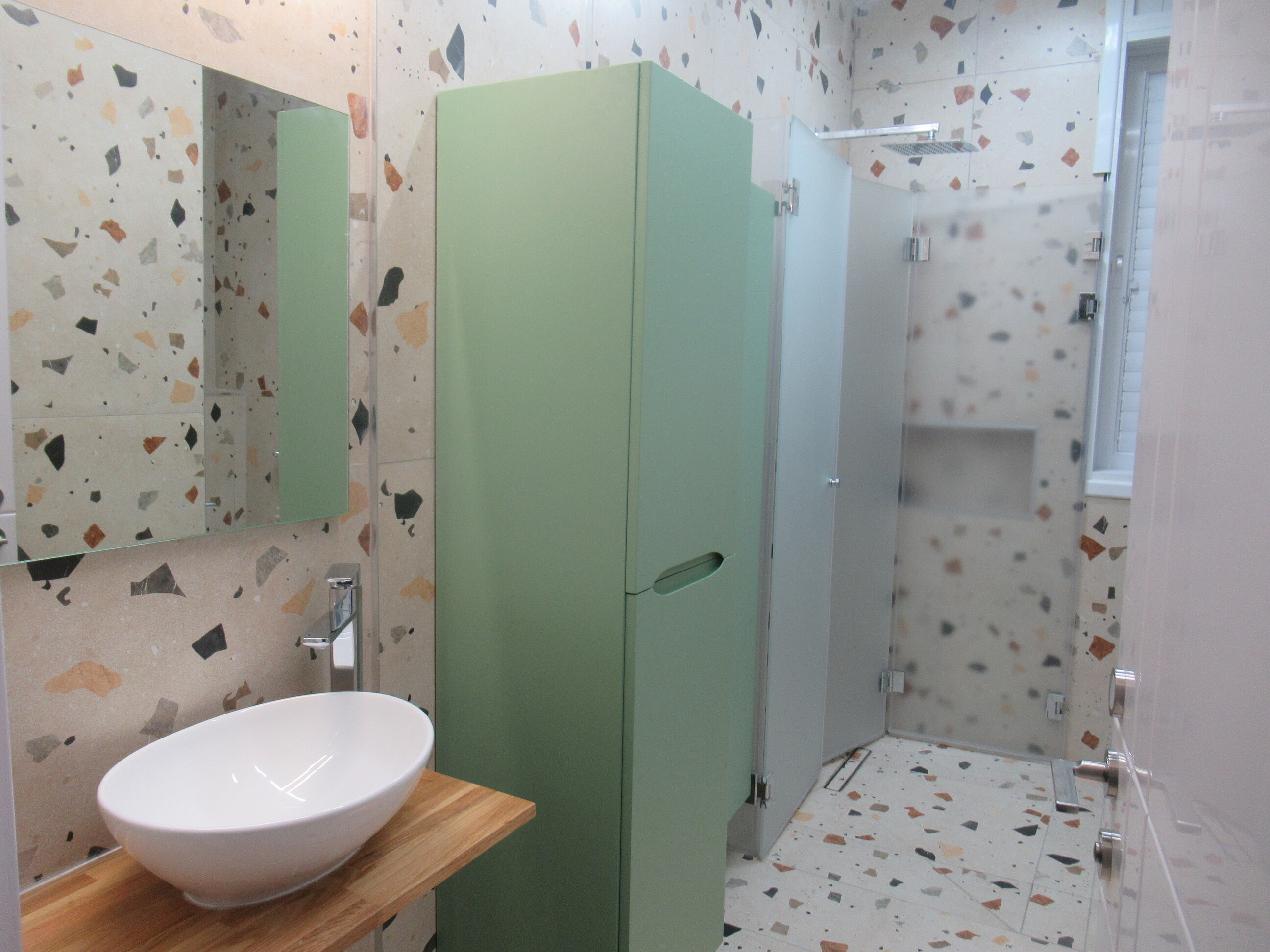 מקלחון מקופל