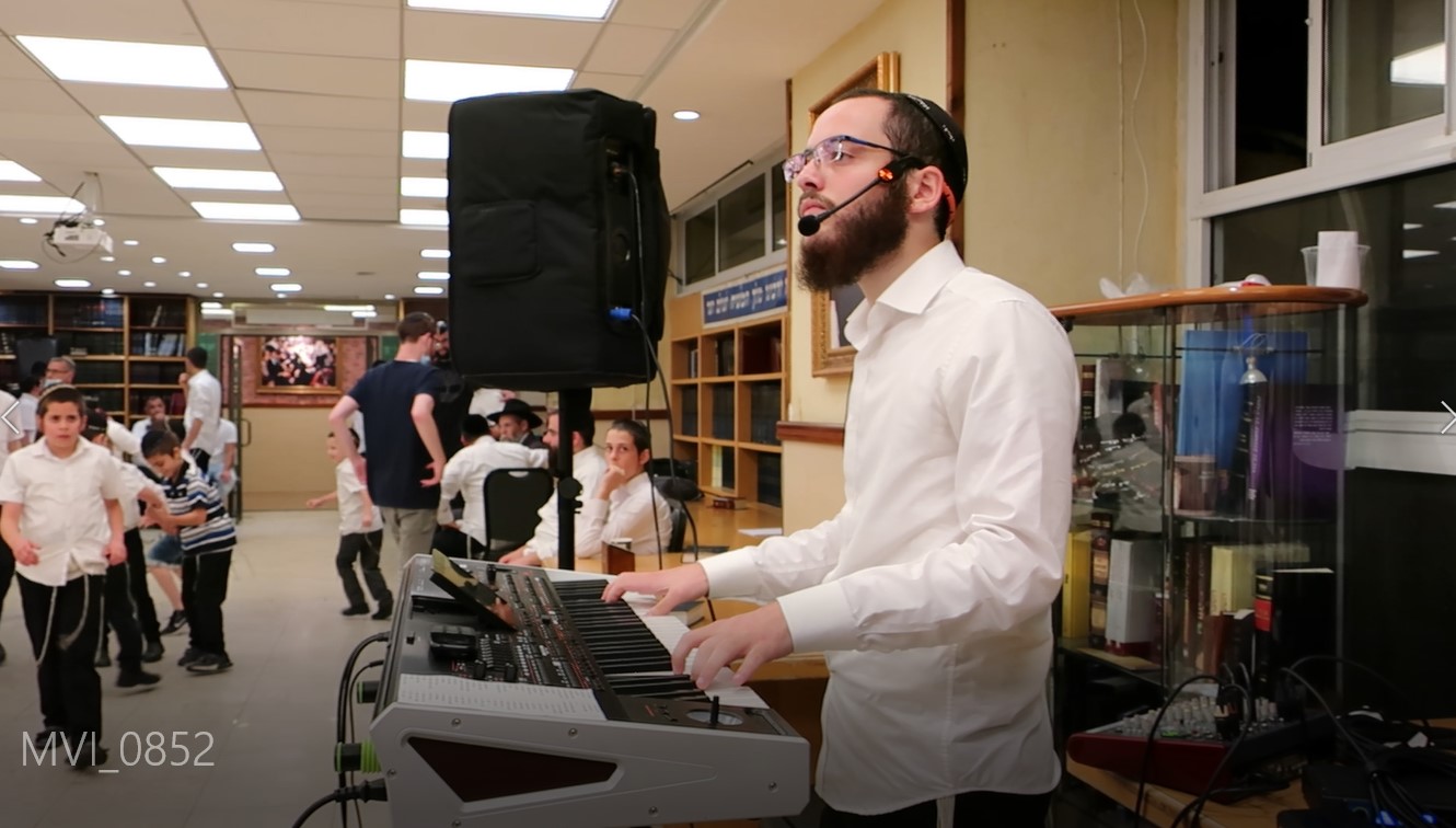 נגינה ברמת אביב 6.jpg