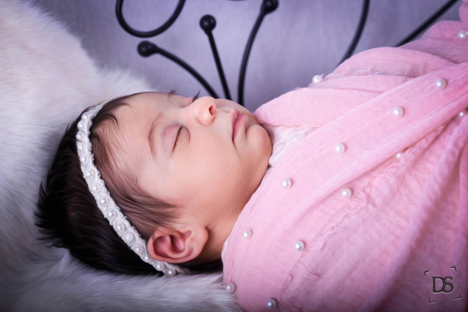 ניו בורן דבורה דומשלק צלמת