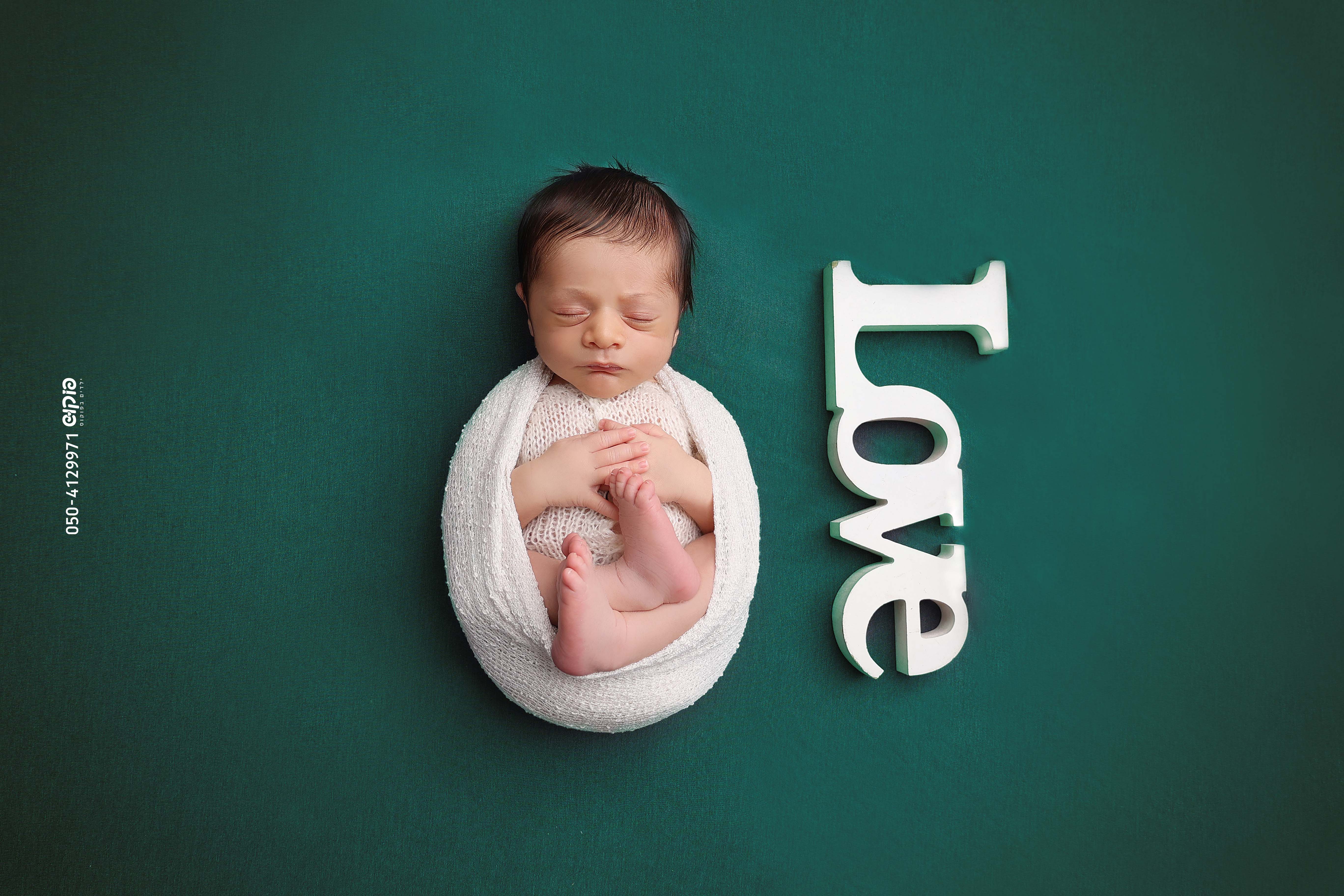 ניו בורן פוקוש ילדים בפוקוס 0504129971 שושי חלאקה חוץ סטודיו גיל שנה בת מצווה.jpg