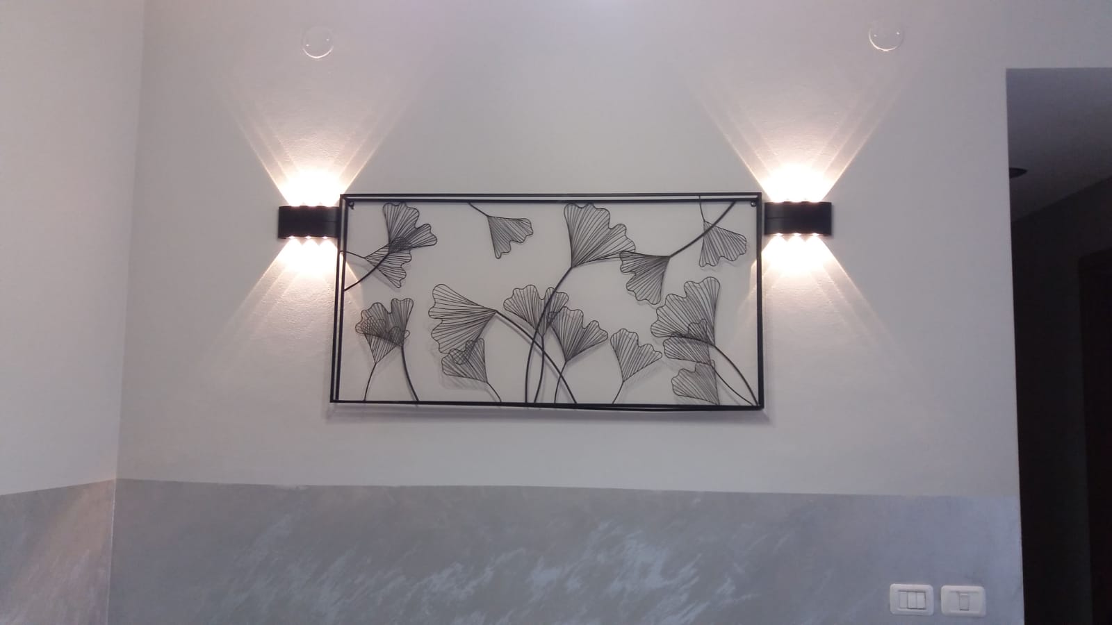 נקודות חן פוזרו ברחבי הדירה