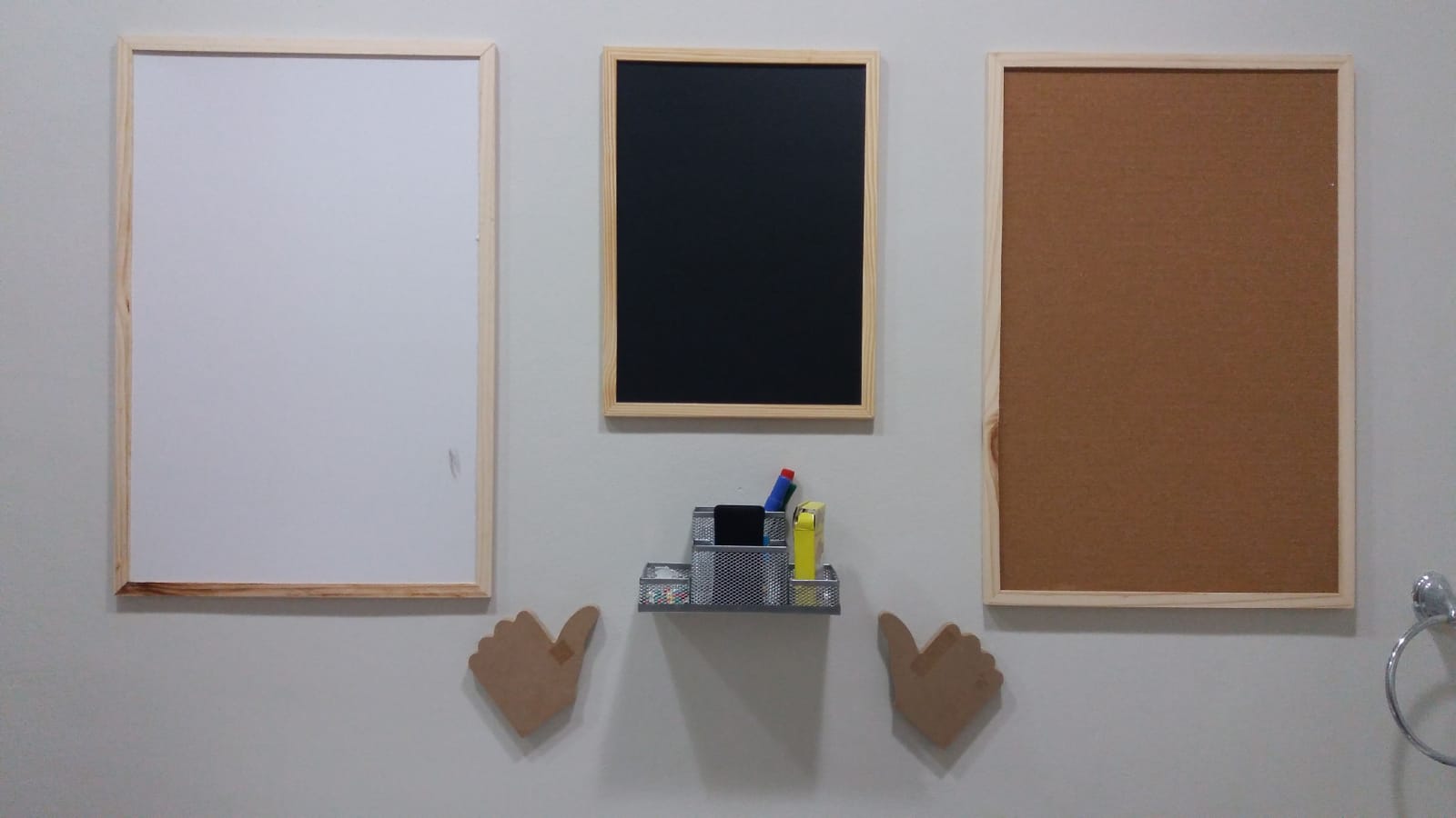 נקודות חן פוזרו ברחבי הדירה