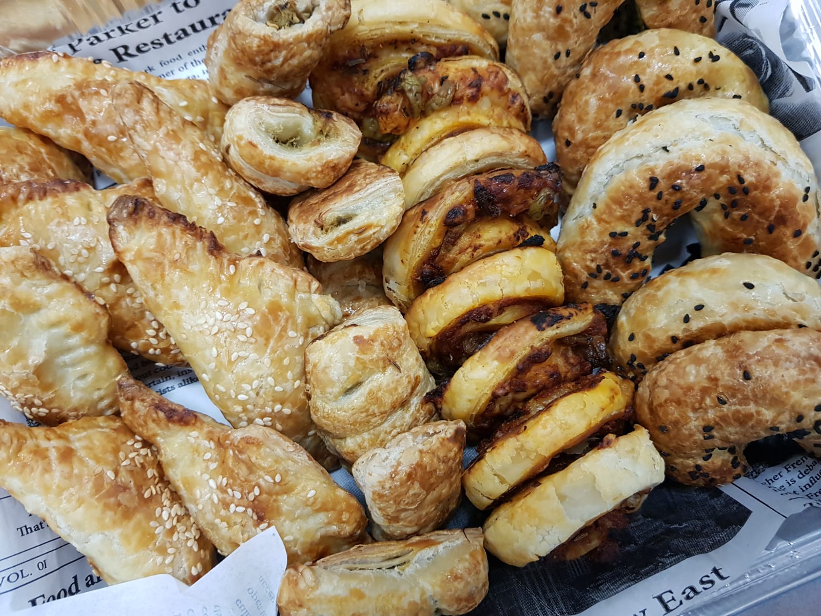 נשנושי בצק עלים במילויים שונים