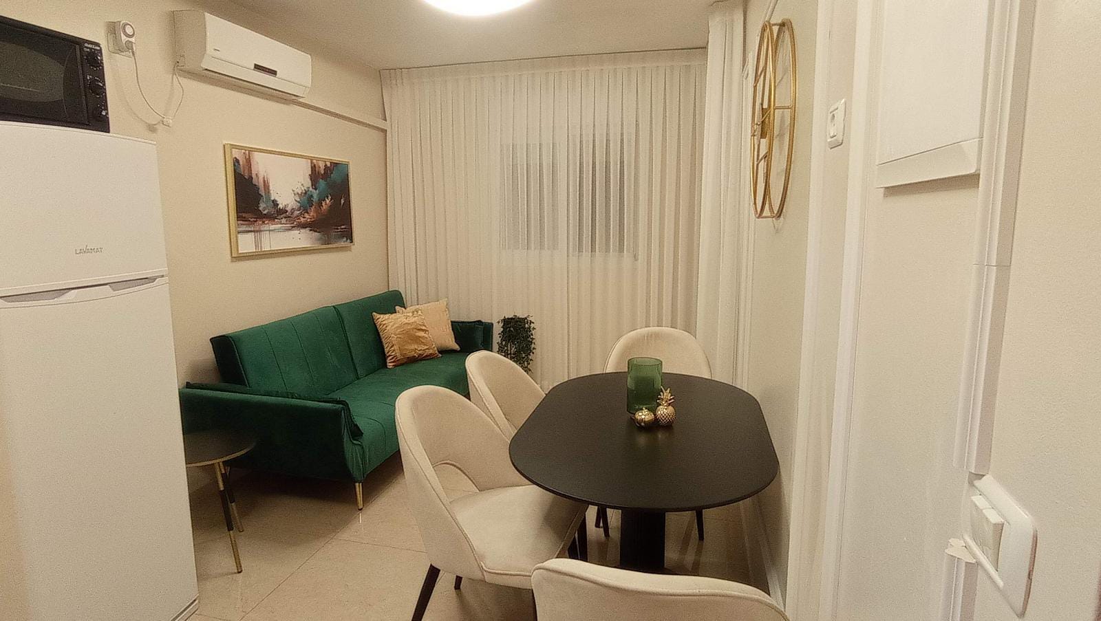 סלון יחידת אירוח.jpeg