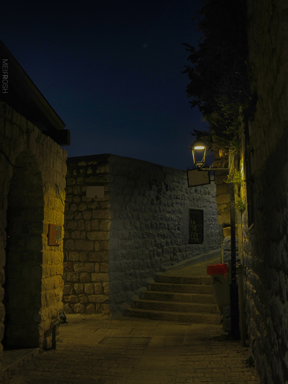 סמטאות צפת בלילה (3)