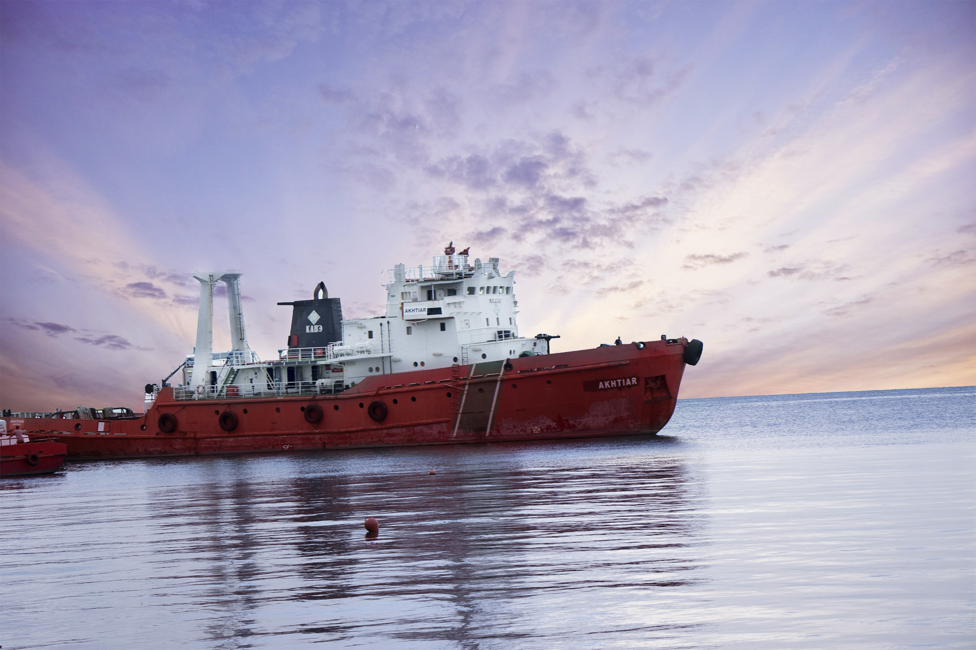 ספינה בנמל בטומי