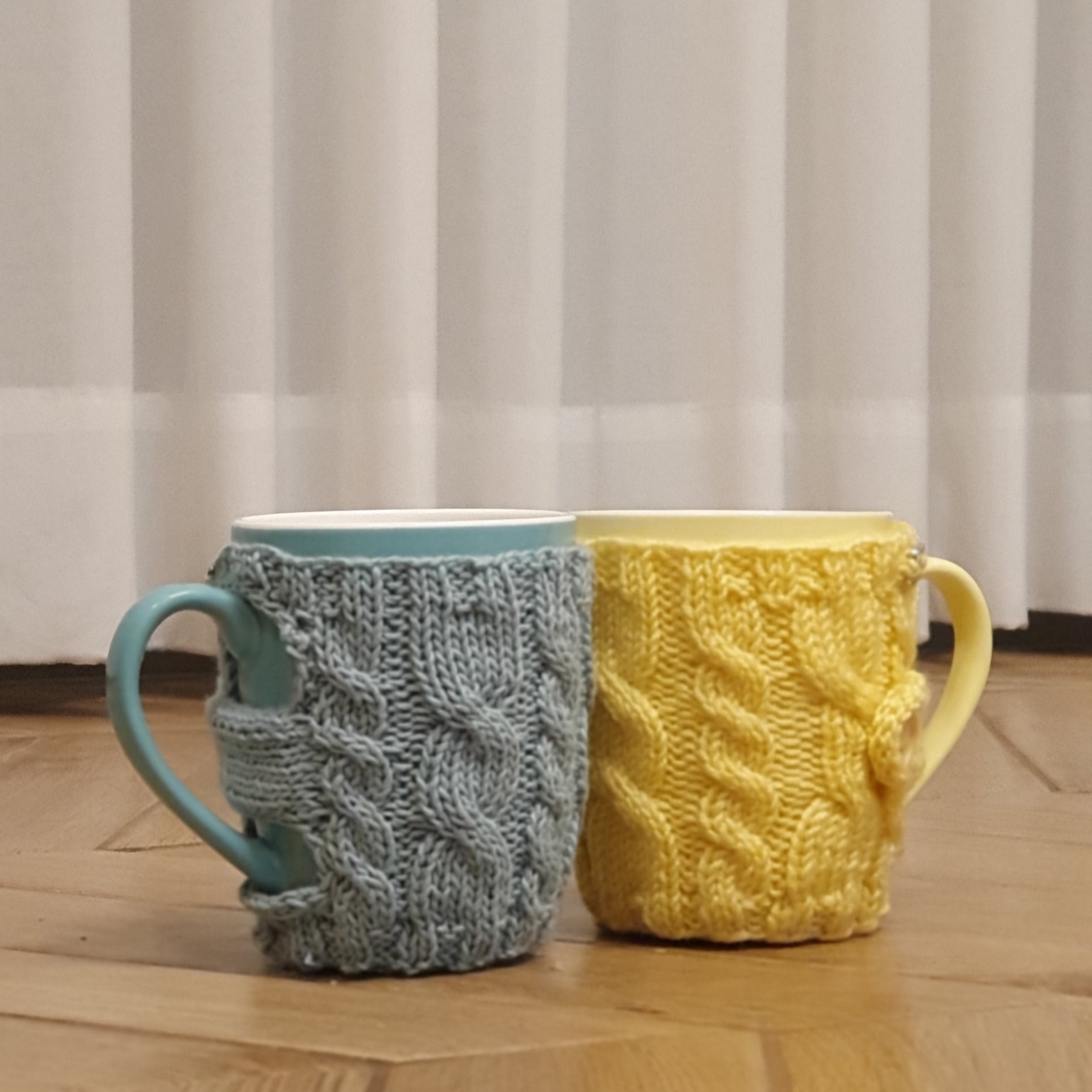 ספלים עם כיסוי סרוג