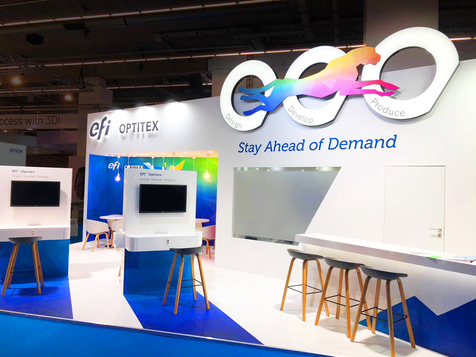 עיצוב ביתן לחברת אופנה OTITEX בתערוכת טקסטיל בפרנקפורט.