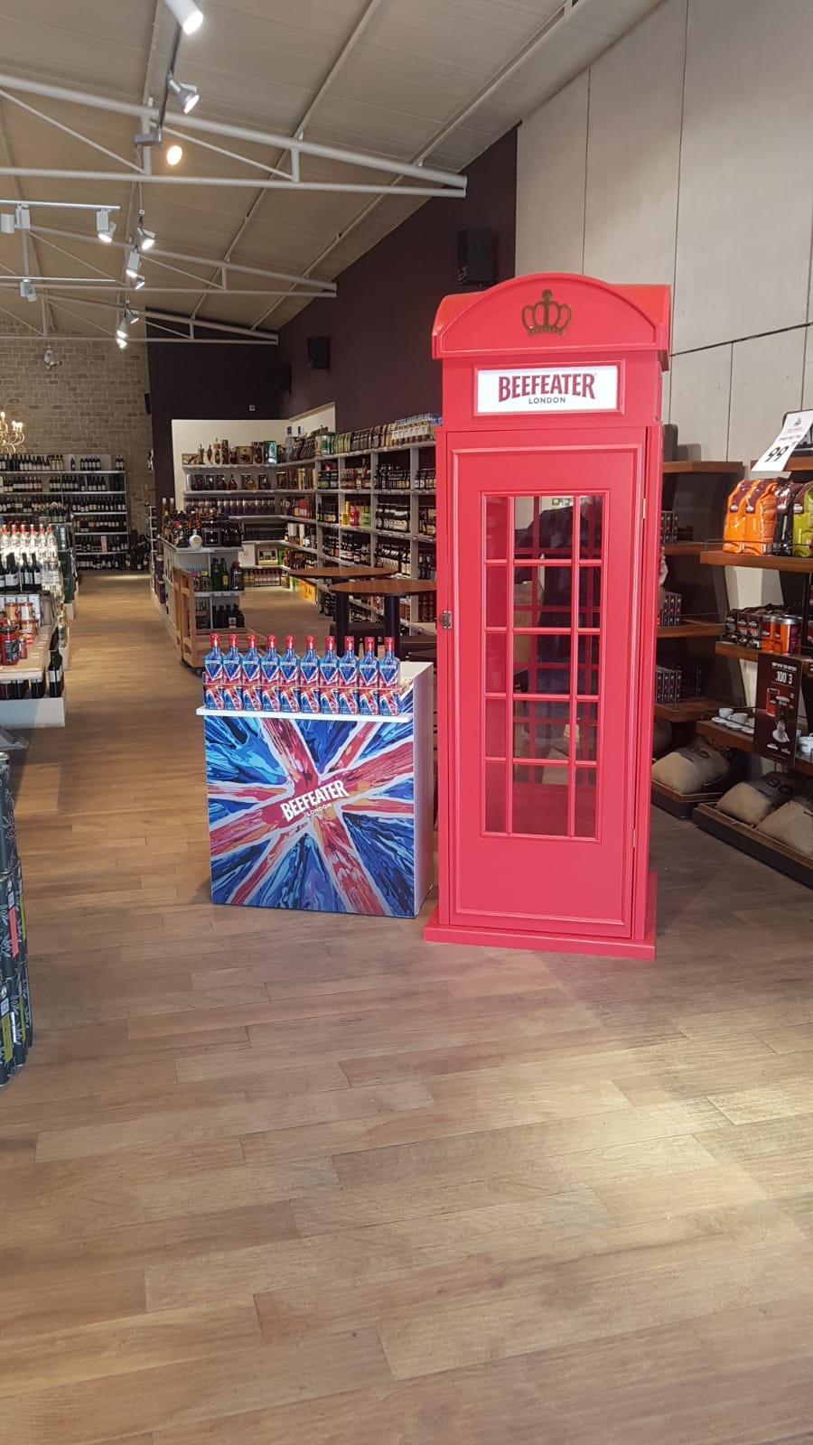 עיצוב דוכן לחברת המשקאות BEEFEATER LONDON