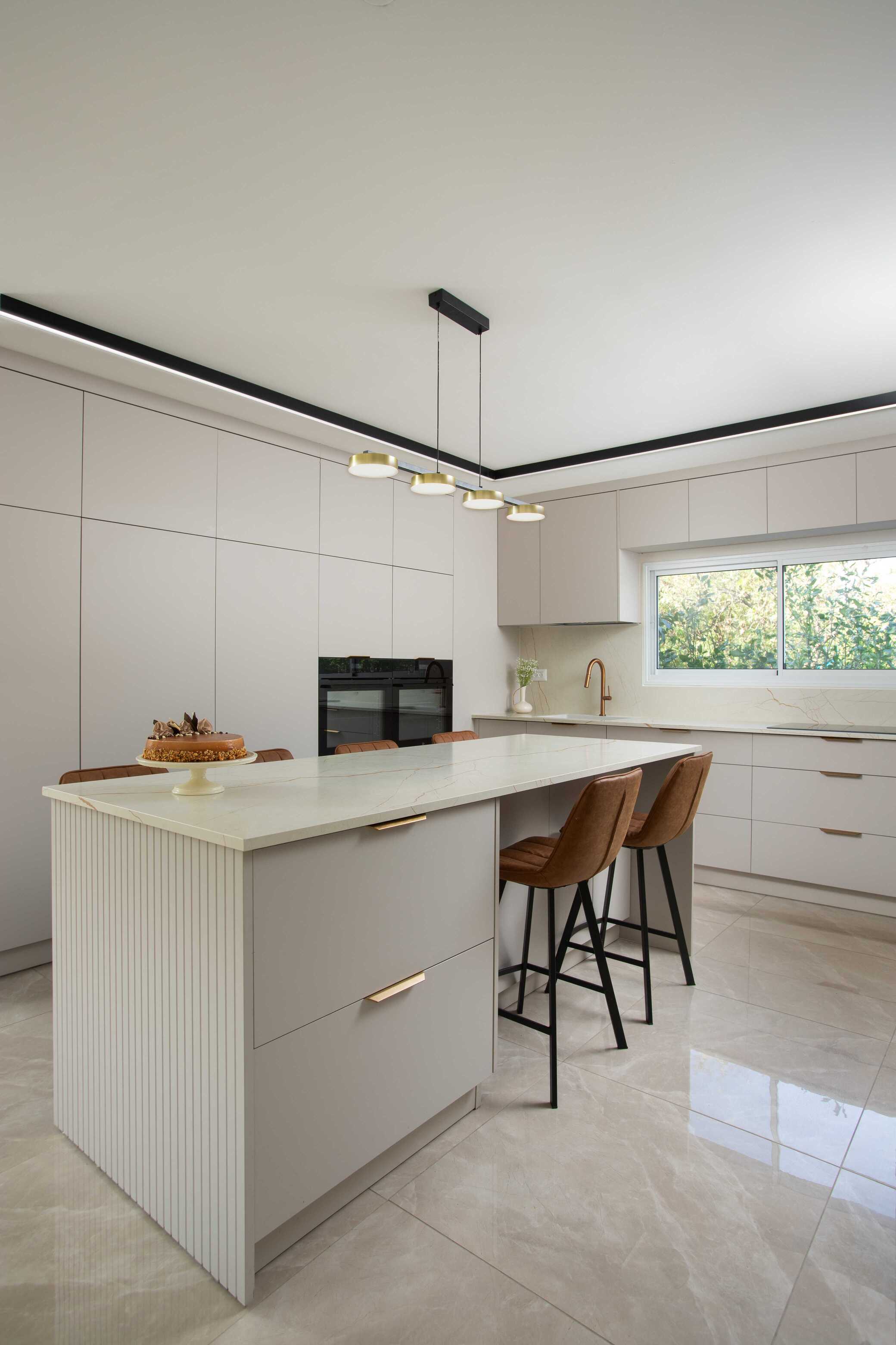 עיצוב מטבח בסגנון מודרני מינימליסטי