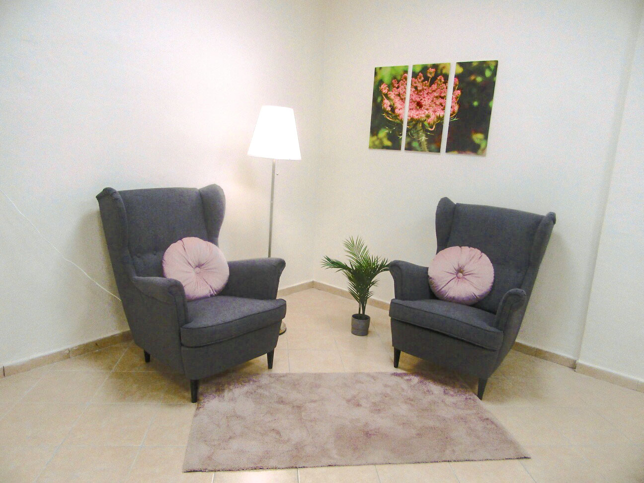 פינה אישית לשיחות בארבע עיניים.jpg