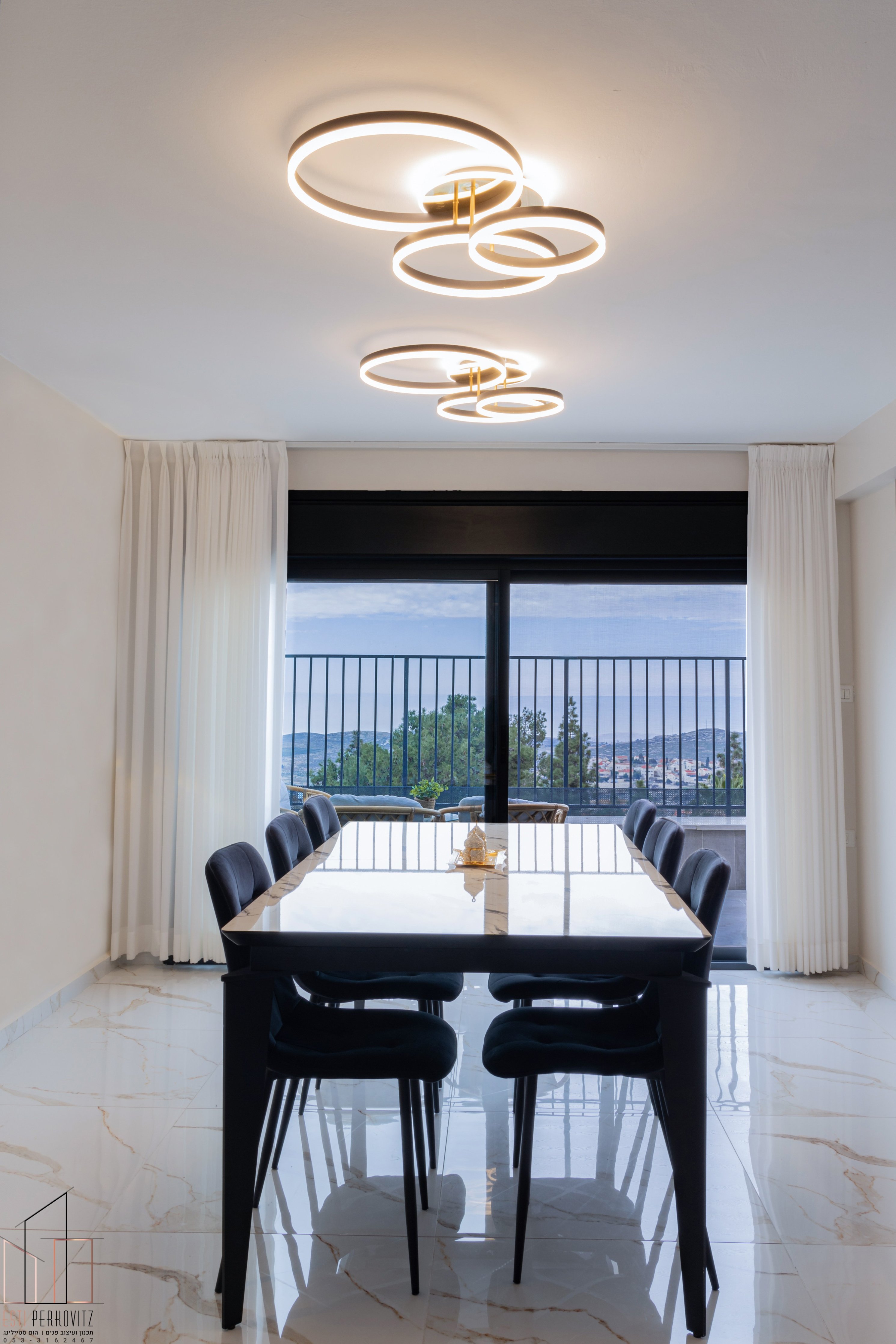 פינת אוכל copy.jpg