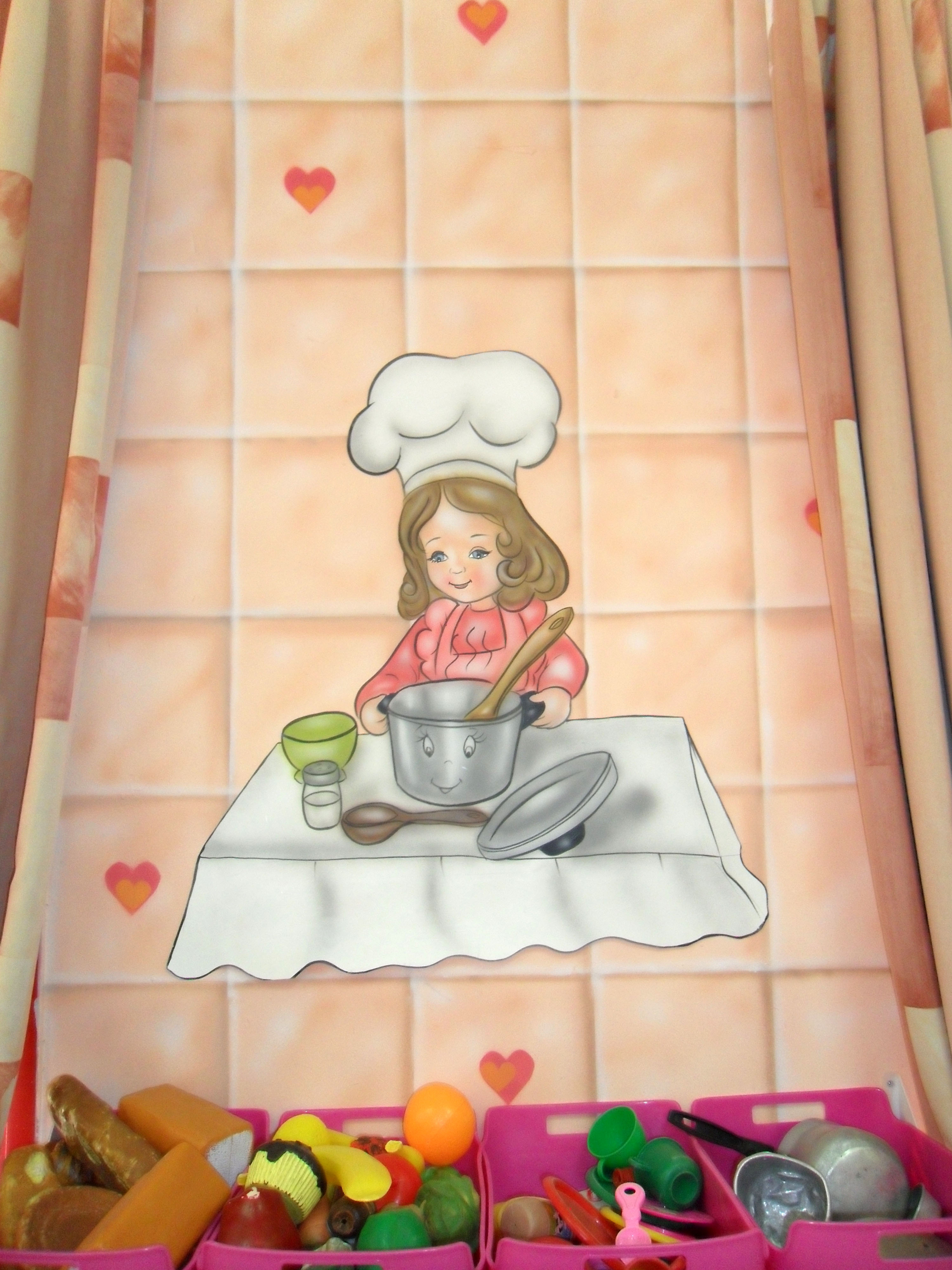 פינת מטבח עם חיפוי מצוייר