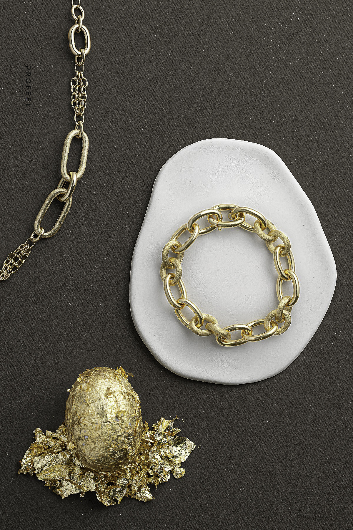 פרופיל הפקות צילום - יעקובוביץ תכשיטי יוקרה