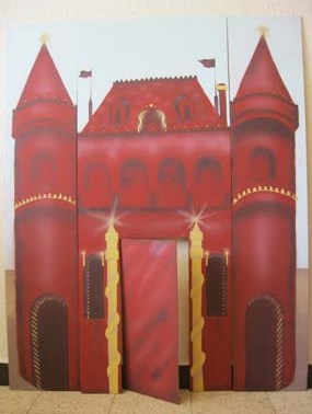 ציוד לתאטרון בובות.
ארמון -ניתן לקיפול,דלת נעה על צירה.