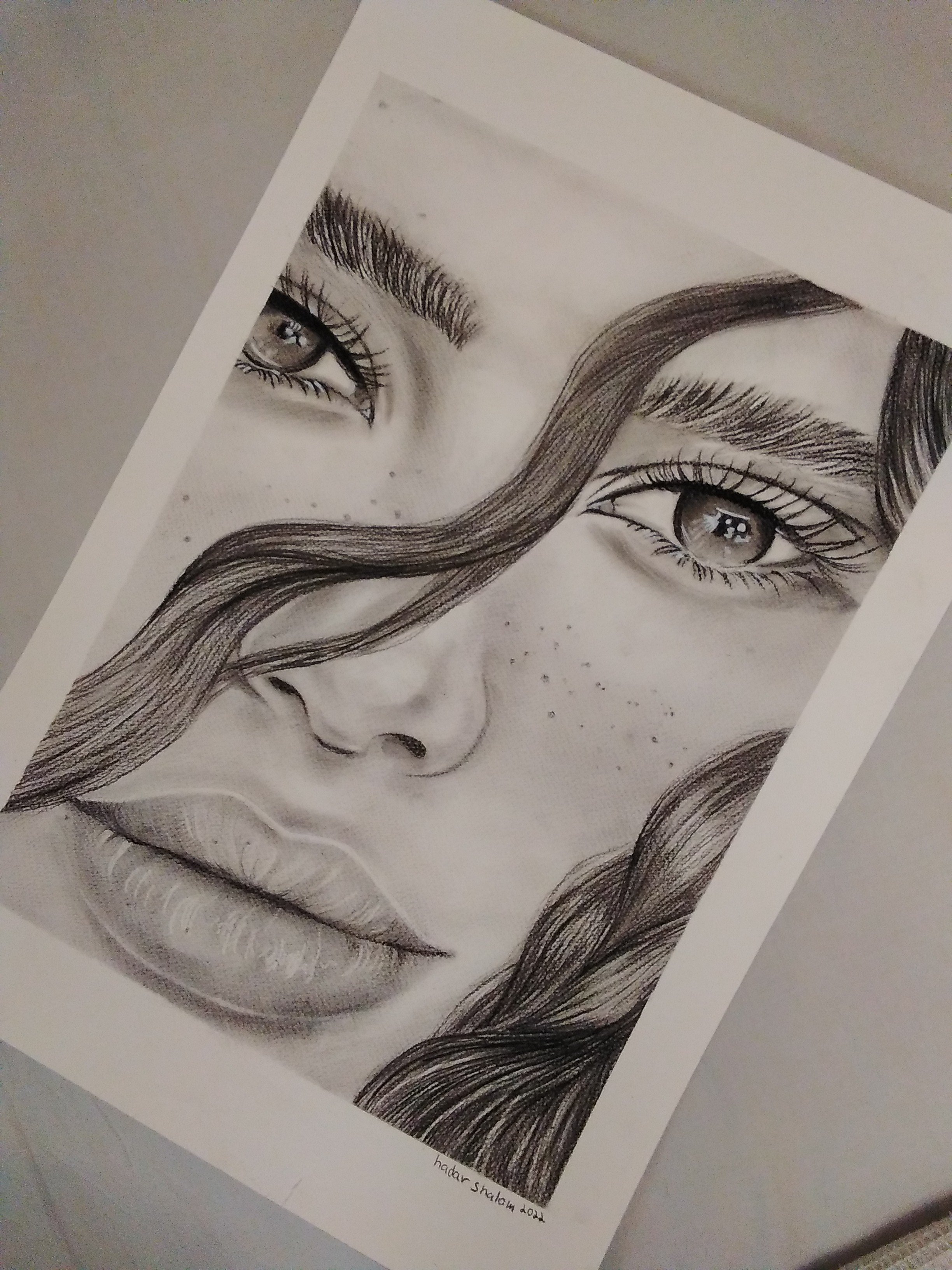 ציור דיוקן - בחורה