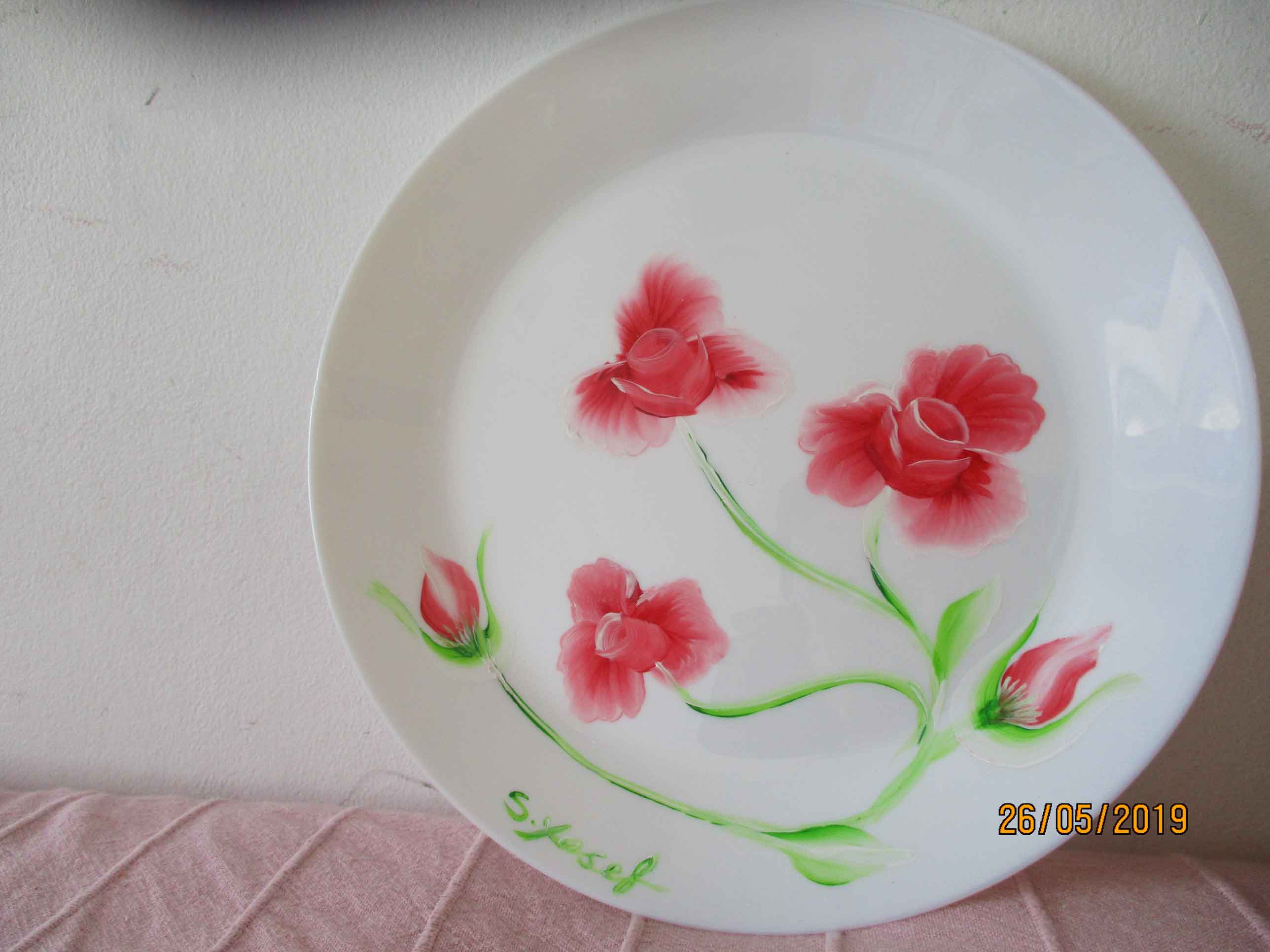 ציור על צלחת