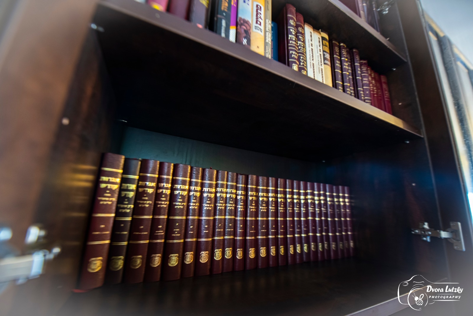 צילום לוצקי דבורה | בית מלא ספרים | בית חב"די 2