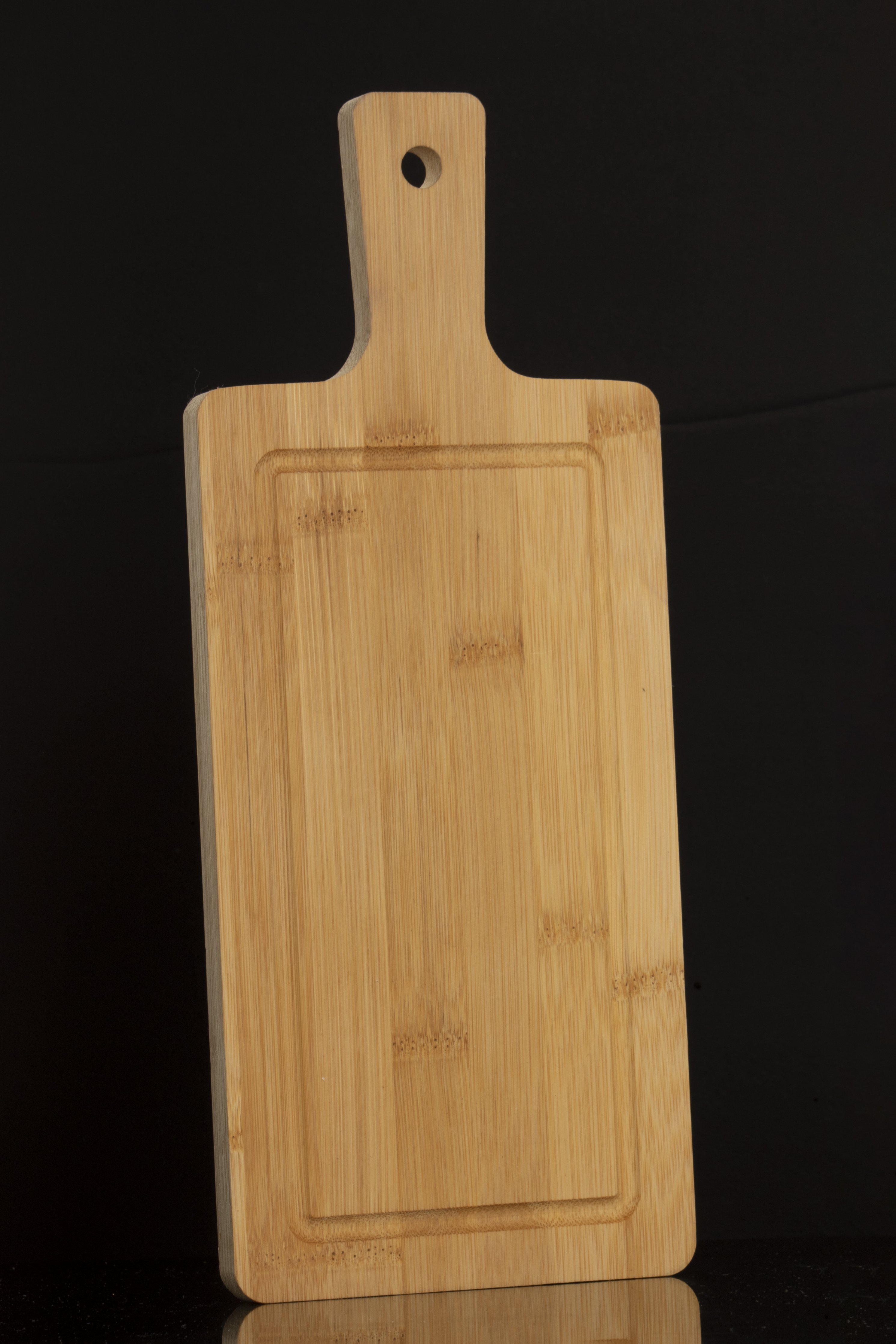 צילום מוצר על רקע שחור